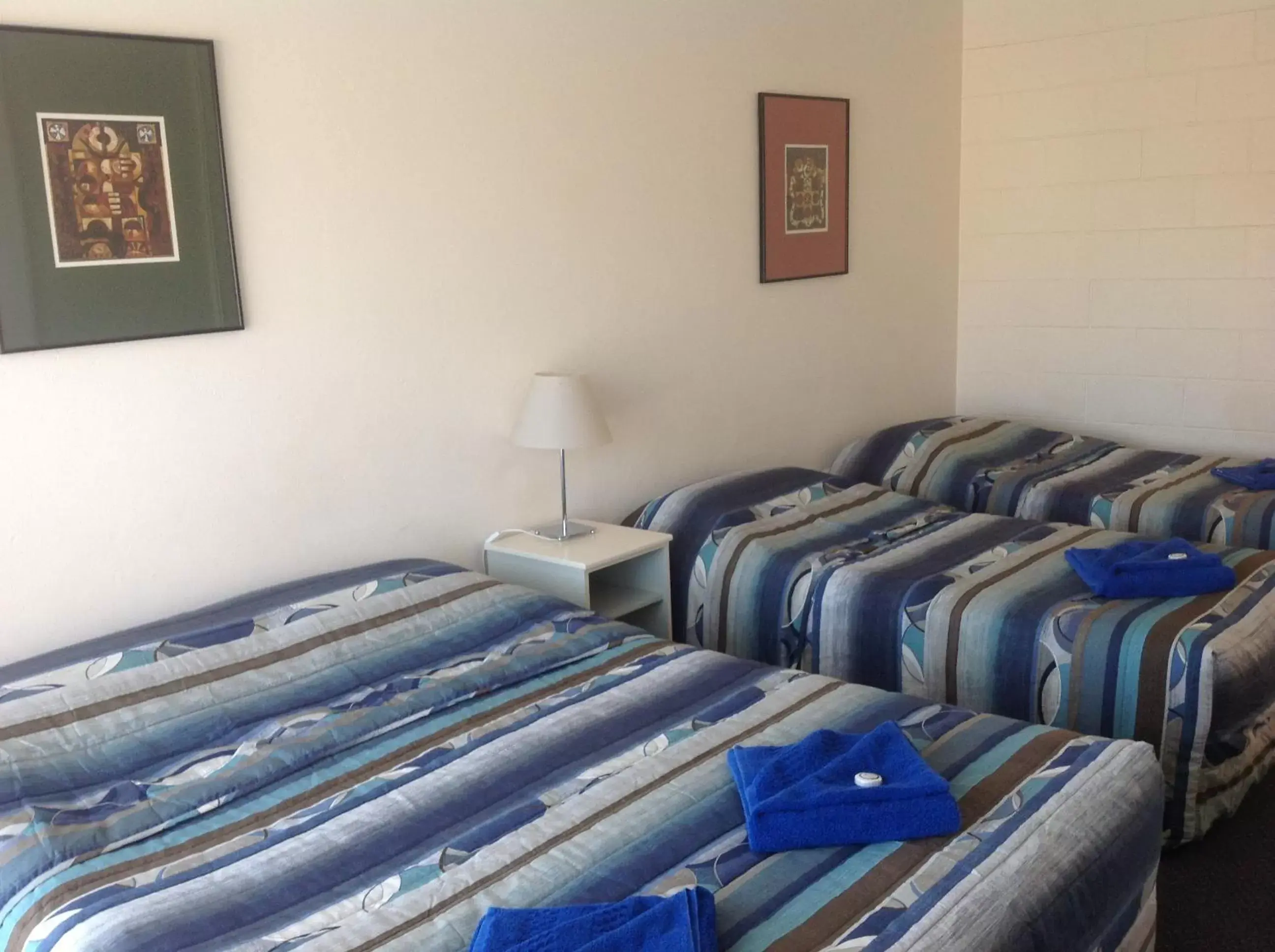 Photo of the whole room, Bed in Ceduna Motor Inn