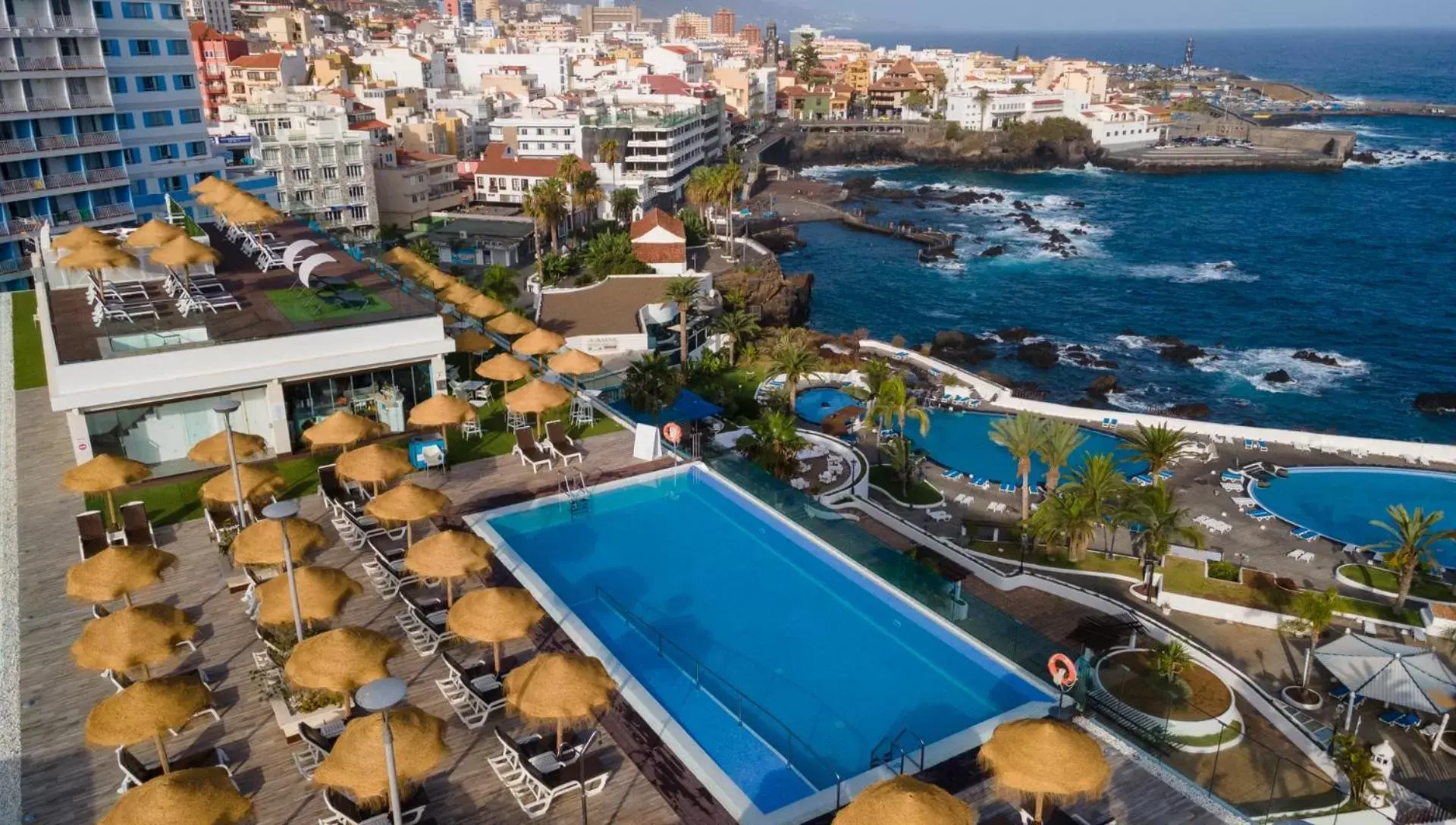 Swimming pool, Pool View in Hotel Vallemar