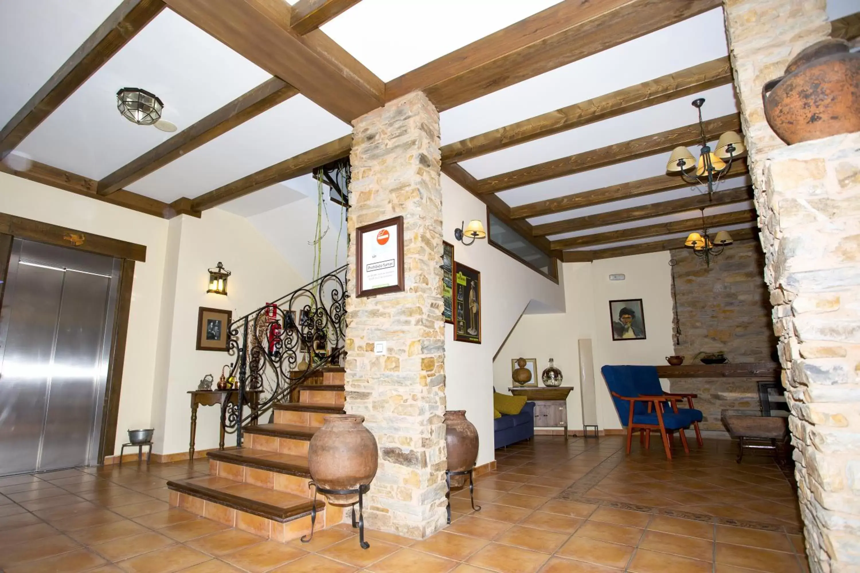 Lobby or reception in Hotel Rural Castúo H CC 656