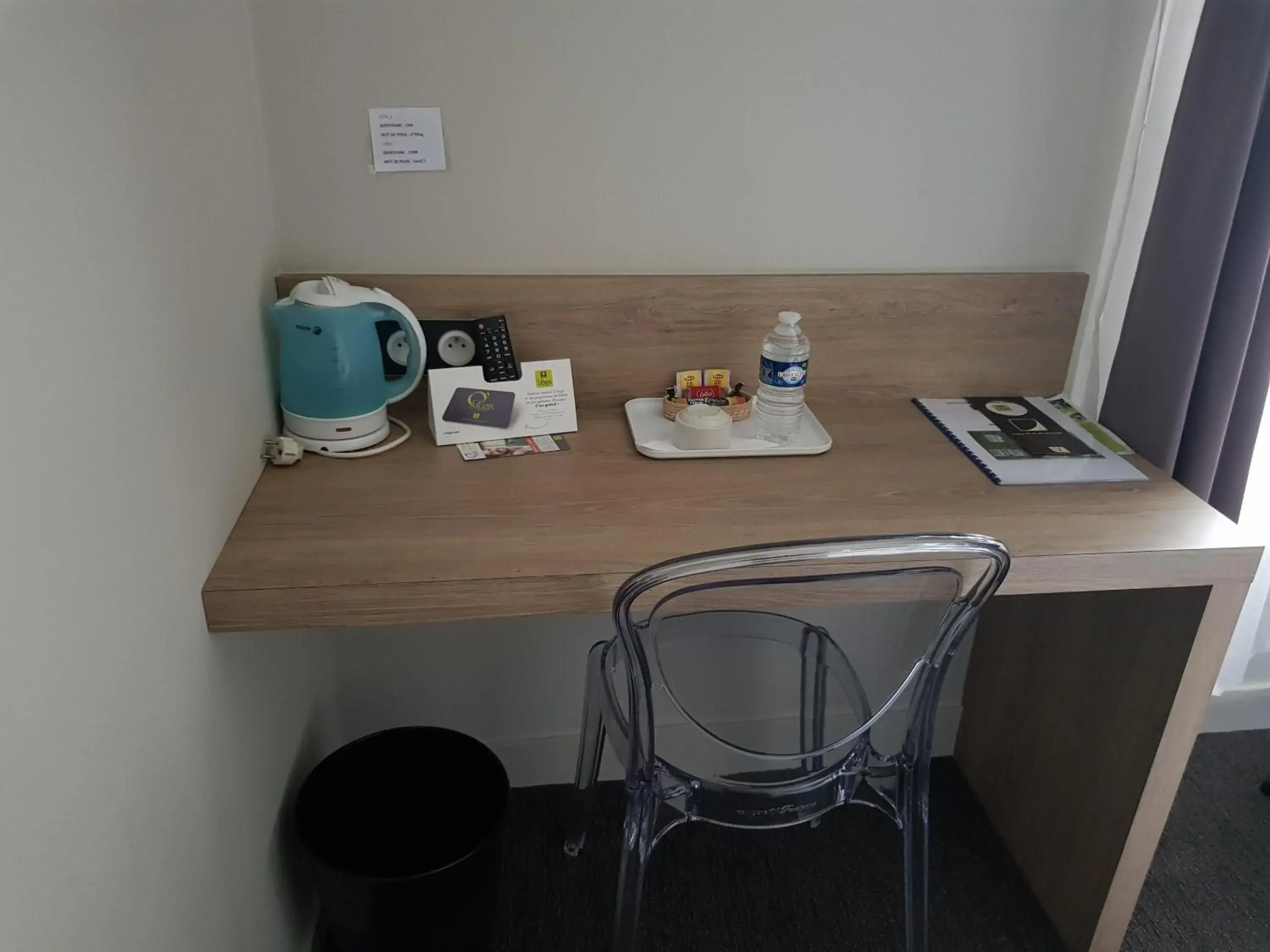 Coffee/tea facilities in Logis Hôtel A la Bonne Auberge