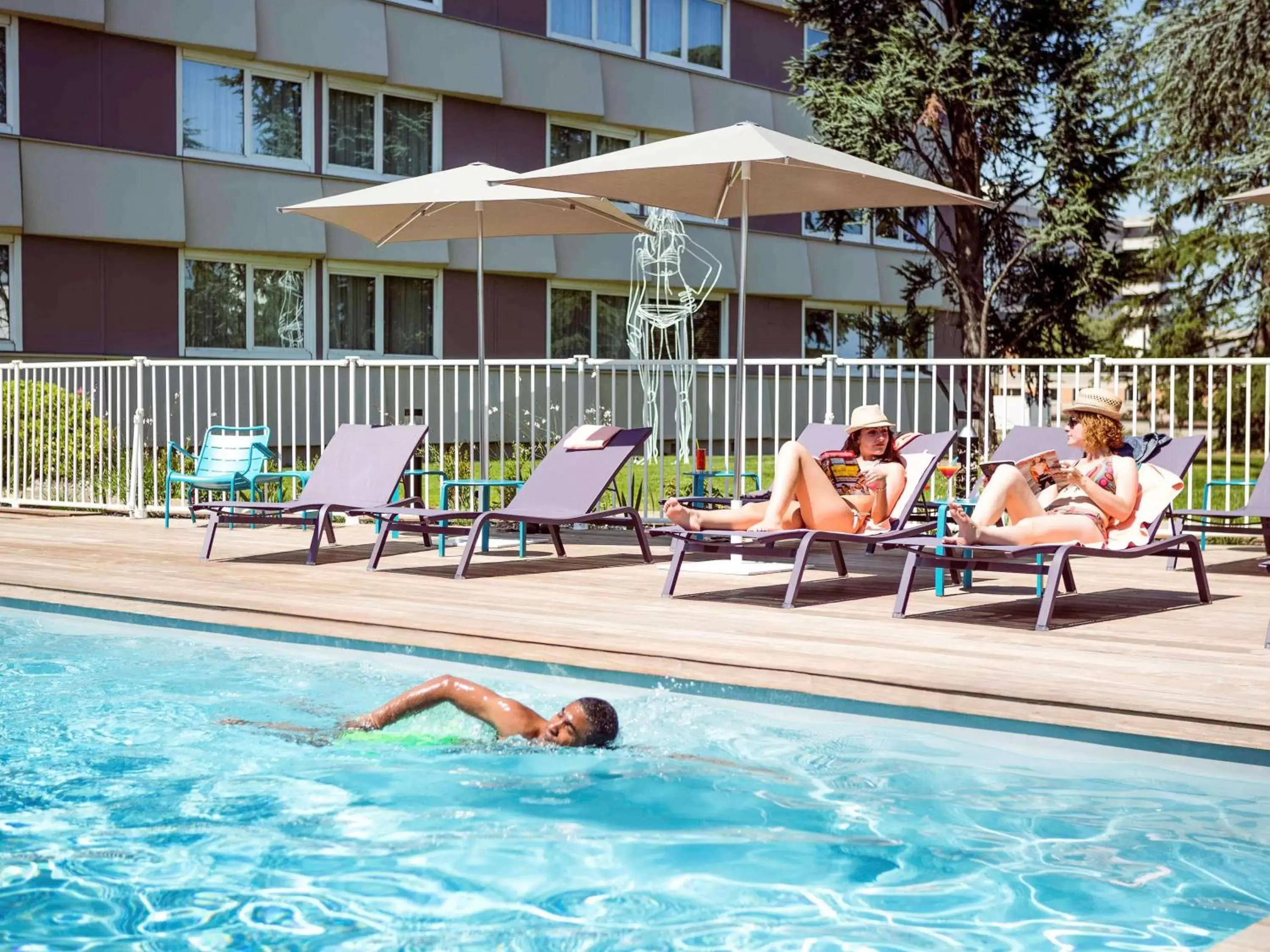 On site, Swimming Pool in Novotel Toulouse Purpan Aéroport