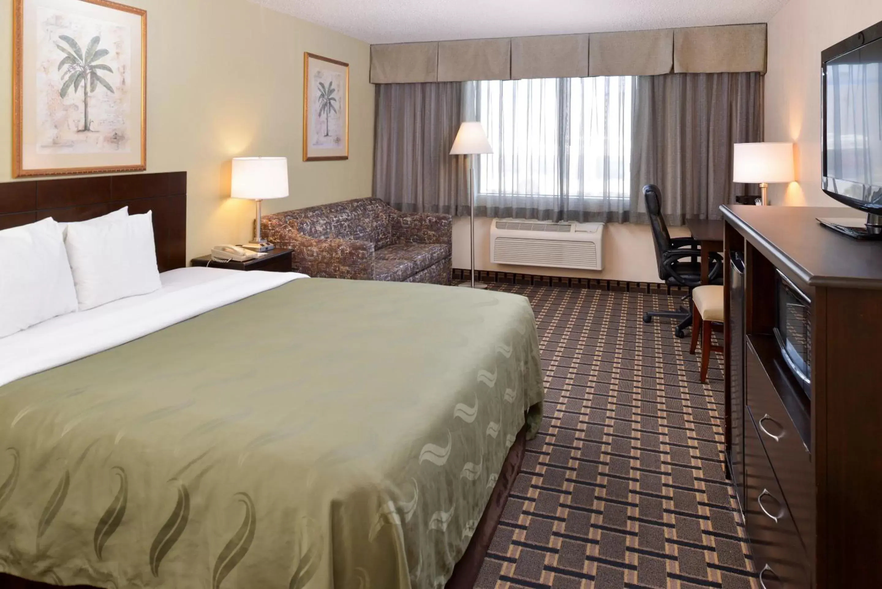 Suite, 1 King Bed with Sofa Bed, Non Smoking in Quality Inn & Suites Montebello - Los Angeles