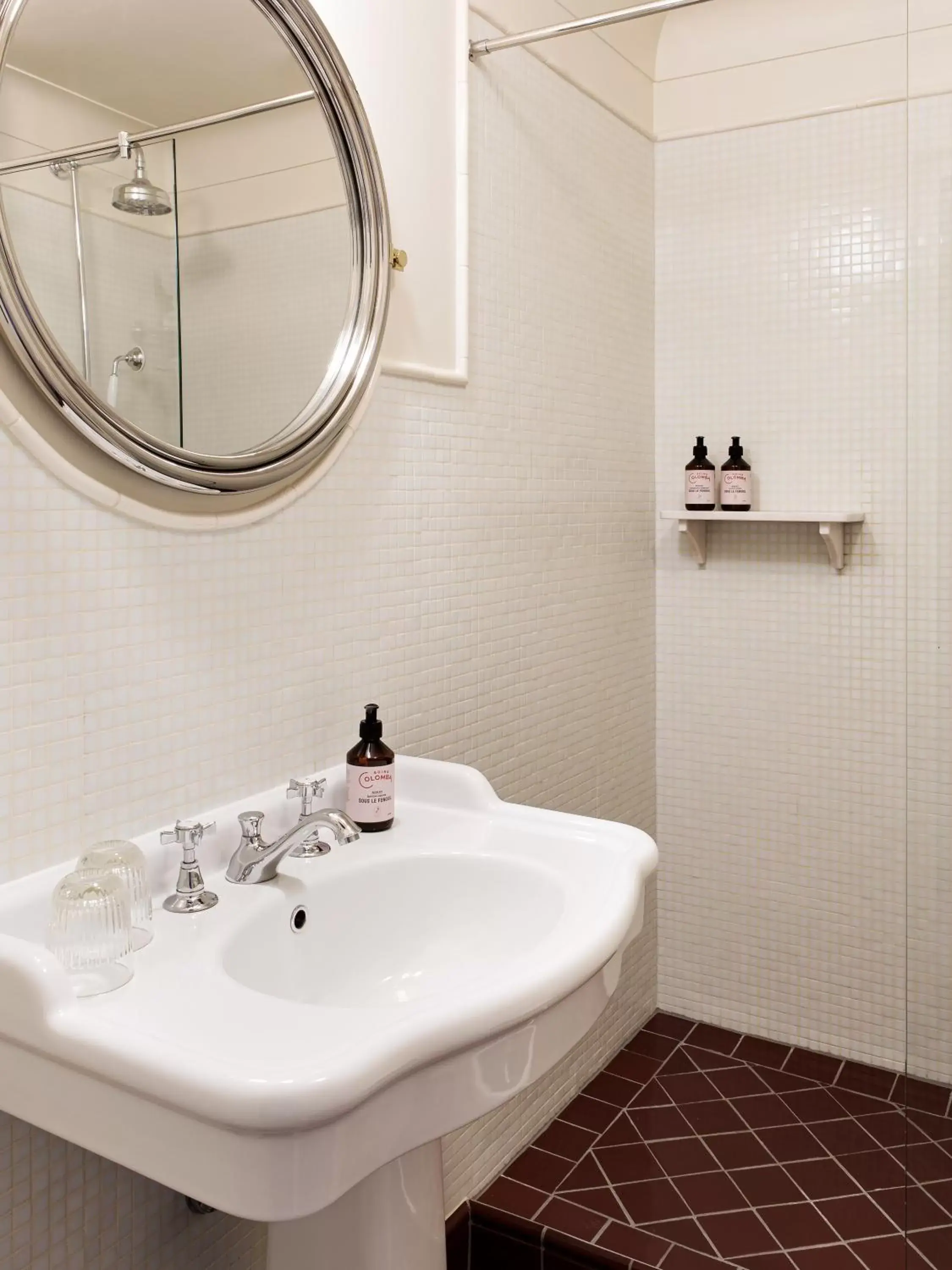 Bathroom in Hotel Rochechouart - Orso Hotels