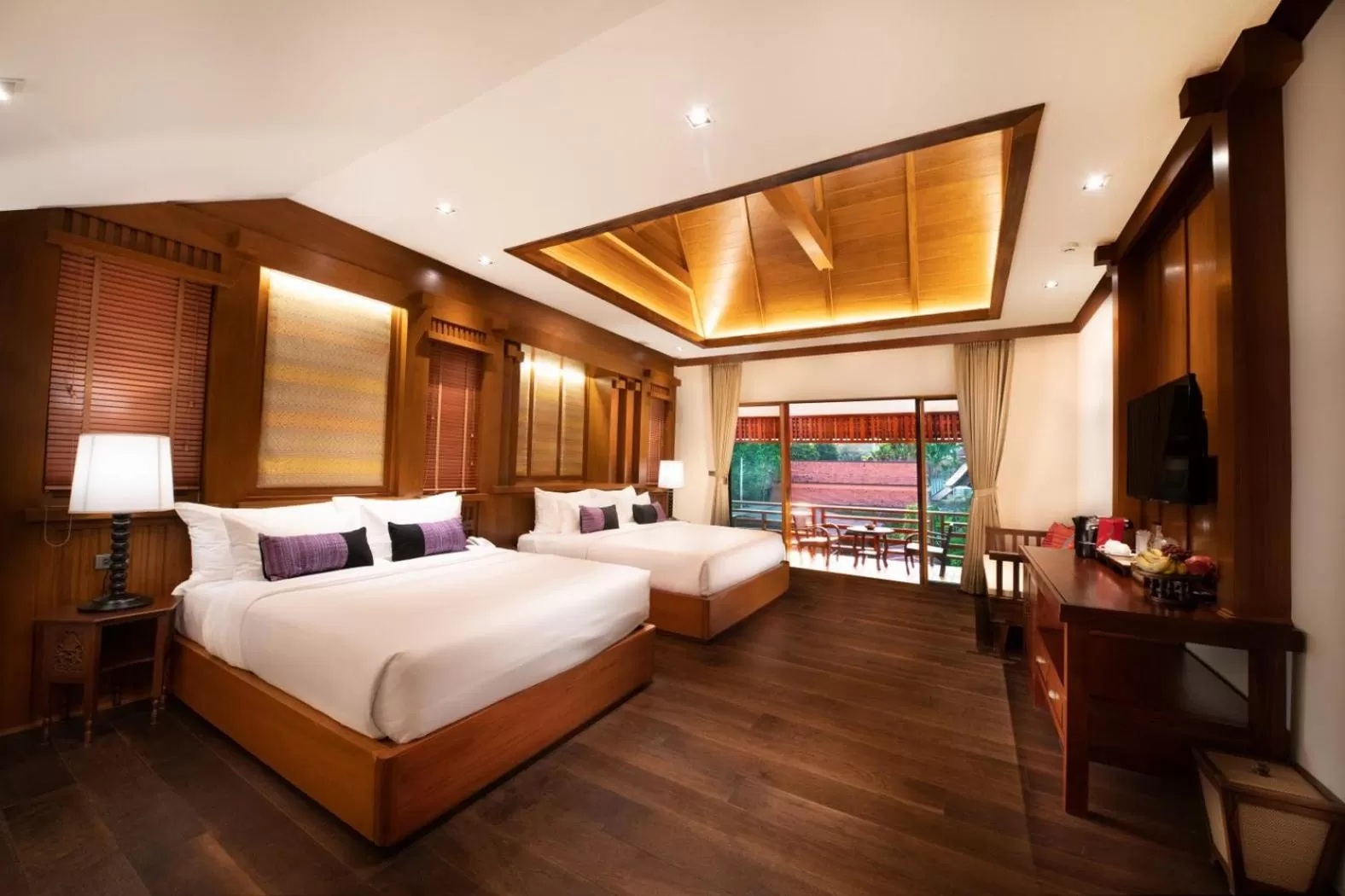 Balcony/Terrace, Bed in Phra Singh Village