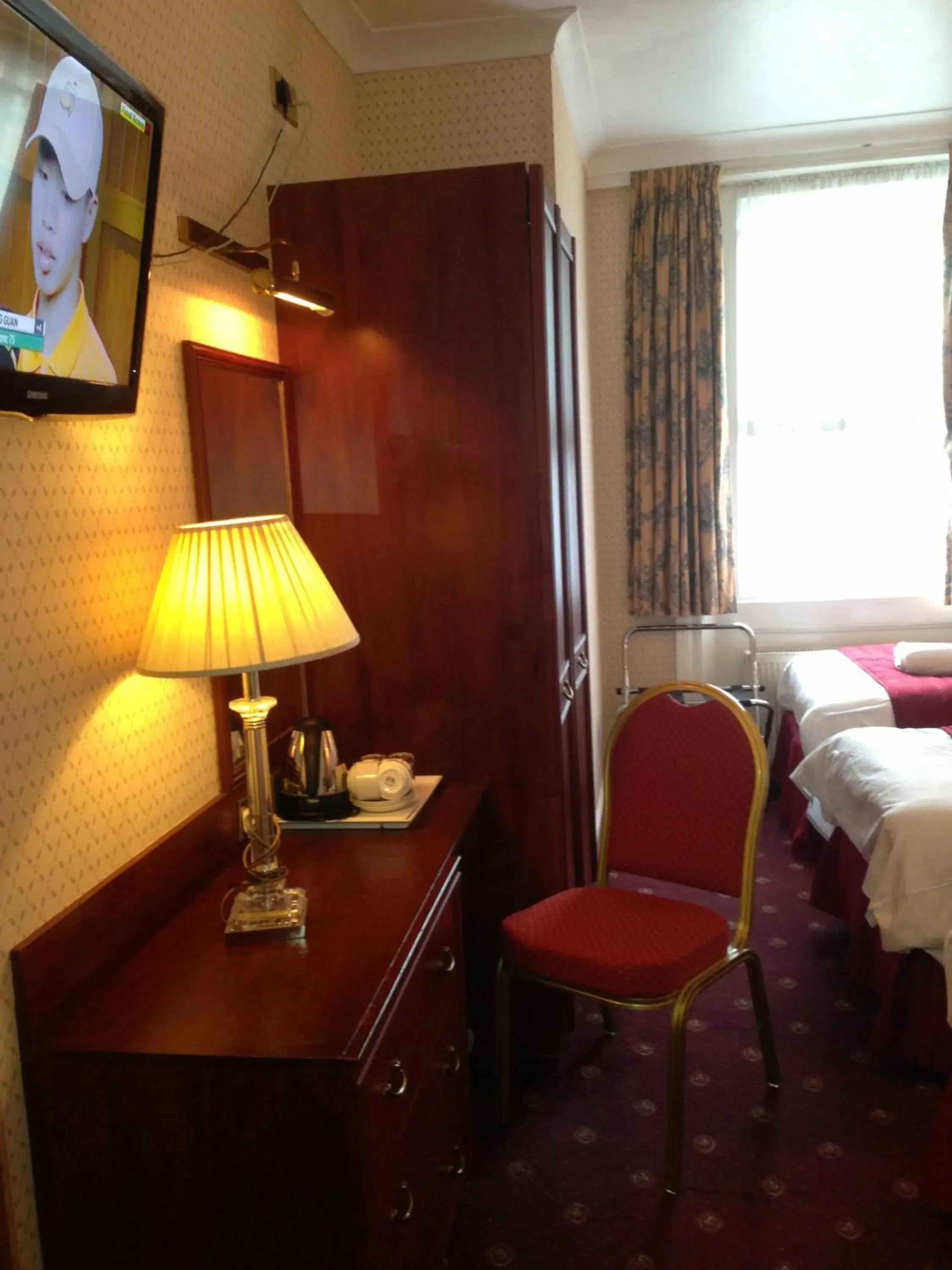 Seating Area in Avon Hotel