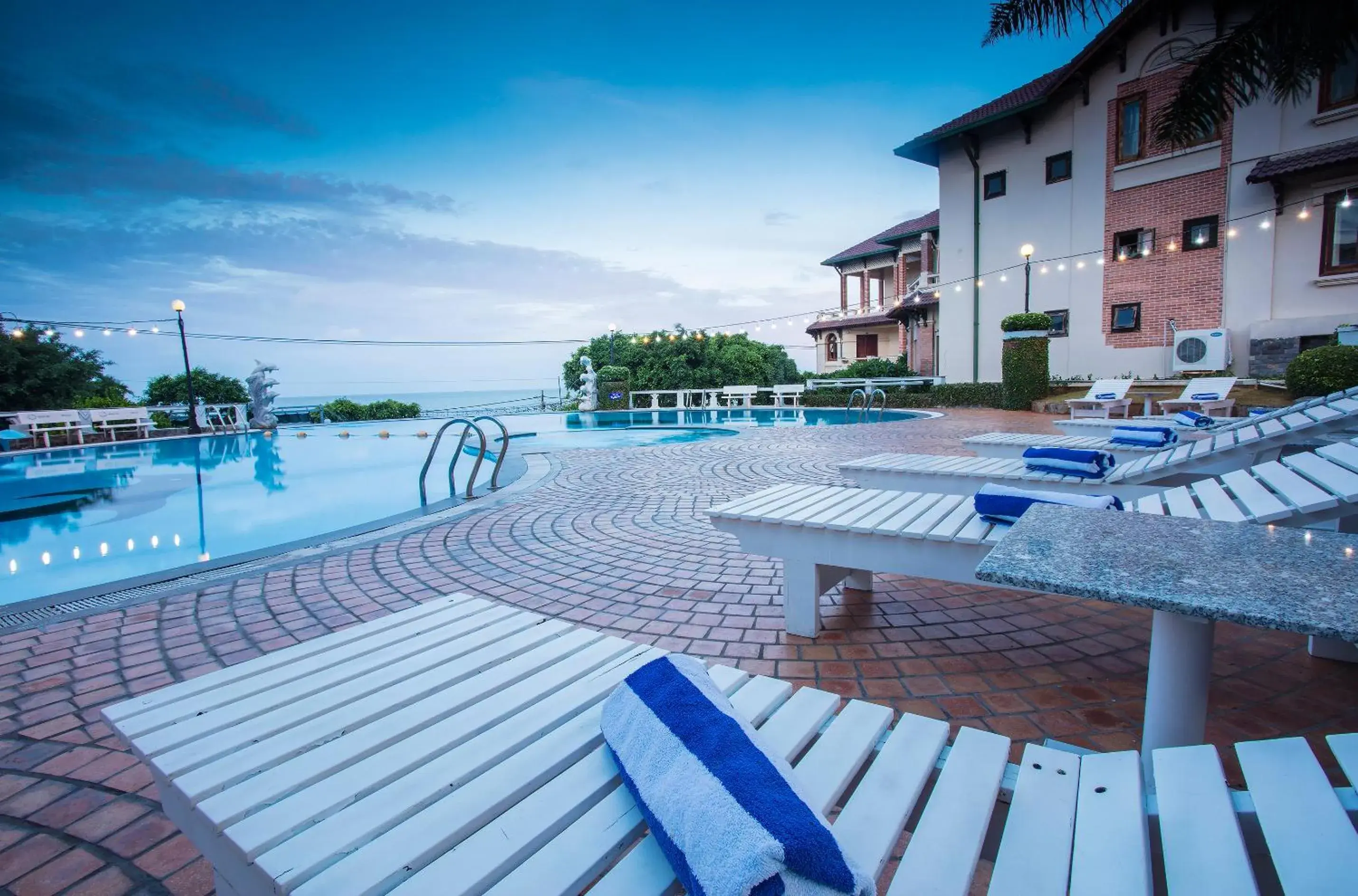 Property building, Swimming Pool in Beachfront Hotel