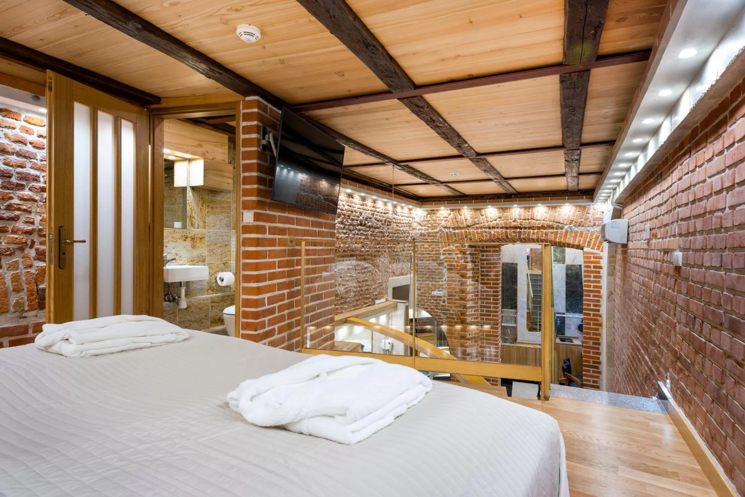 Bed in Aparthotel Stare Miasto