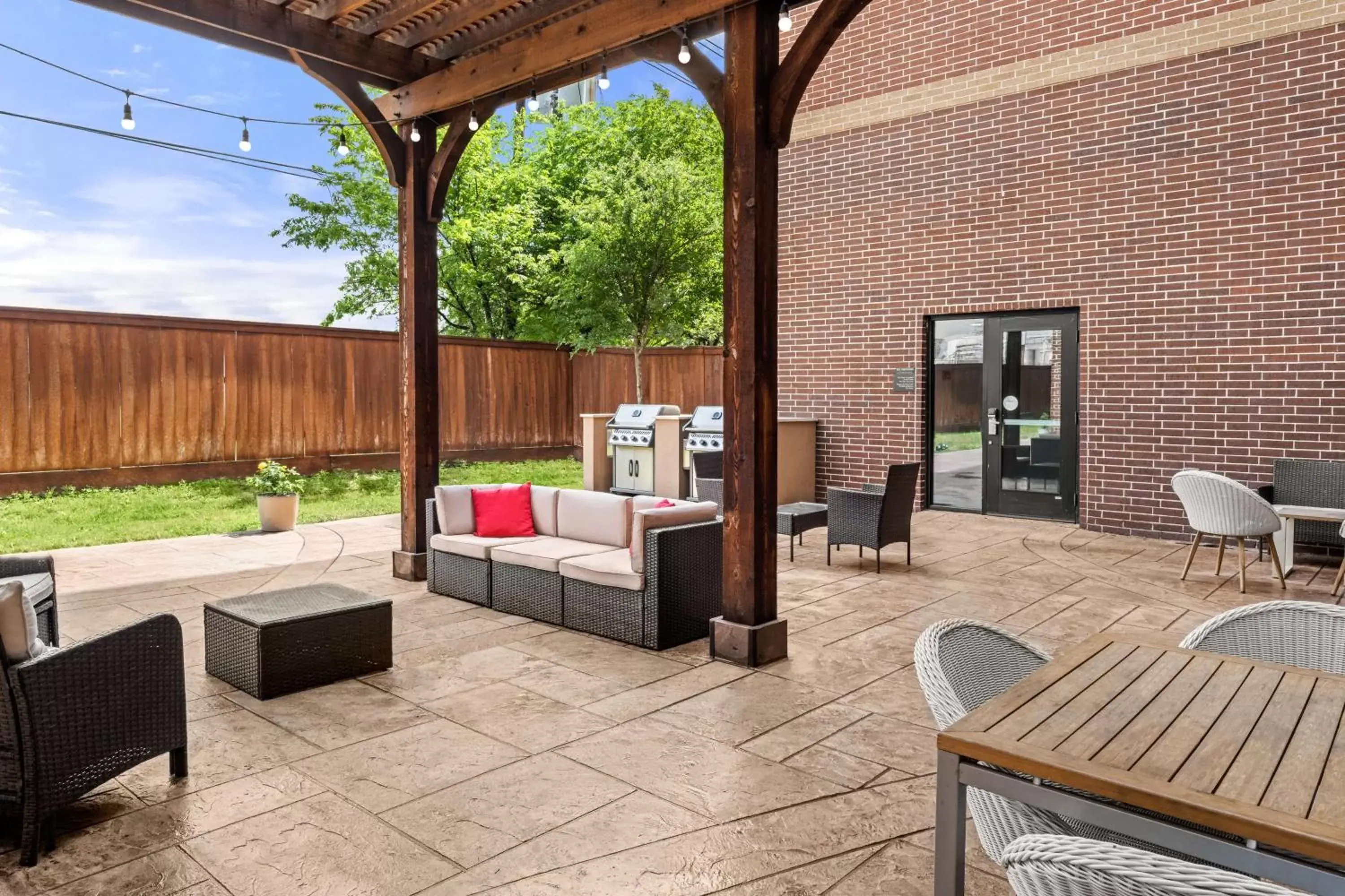 Patio, Seating Area in Homewood Suites By Hilton San Marcos