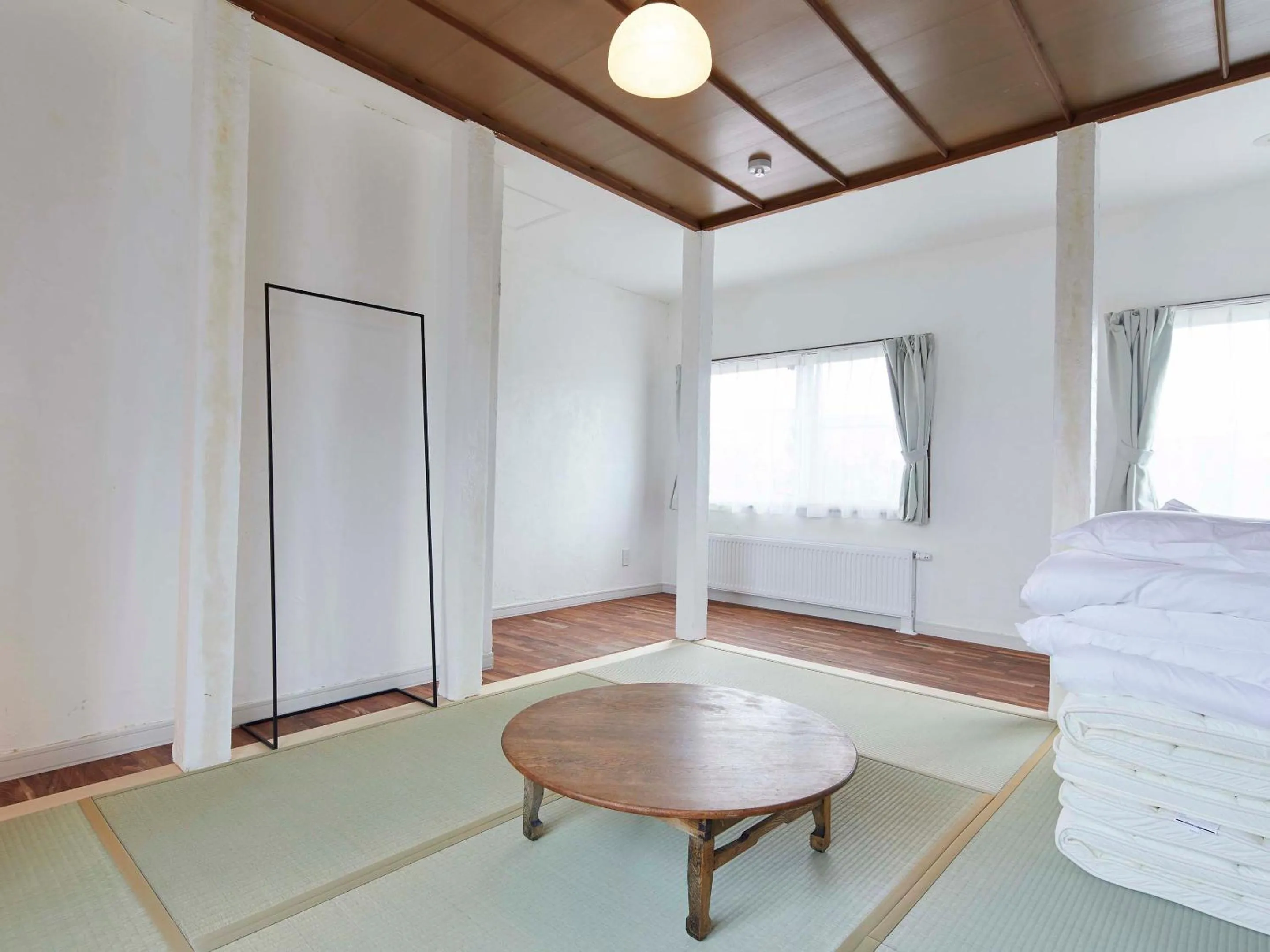 Photo of the whole room, Bed in haku hostel