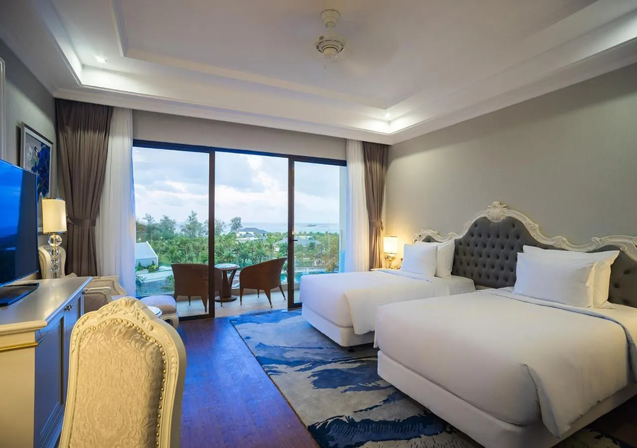 Bedroom, Bed in Radisson Blu Resort Phu Quoc