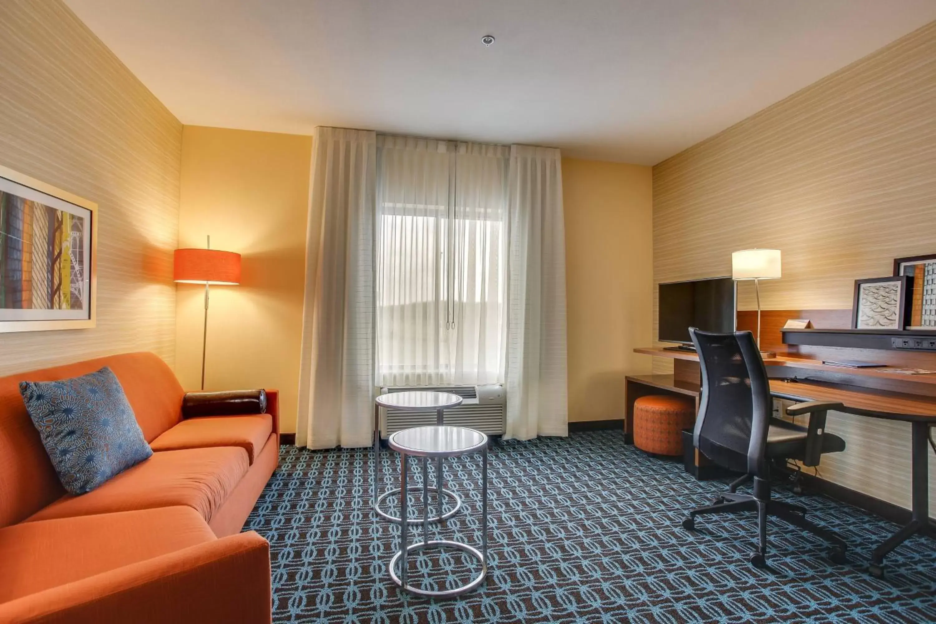 Living room, Seating Area in Fairfield Inn & Suites by Marriott Columbia