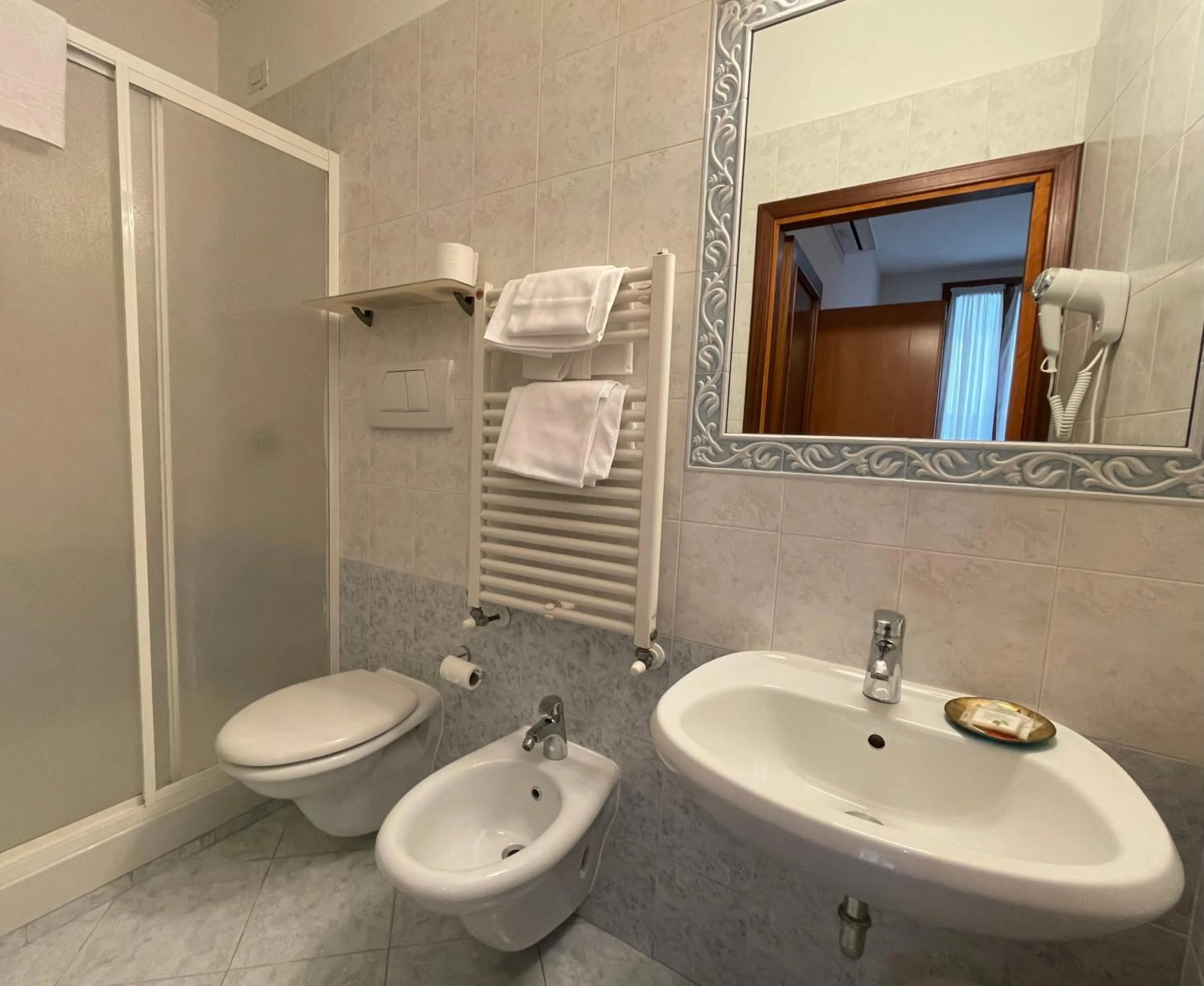 Bathroom in Hotel Leopolda