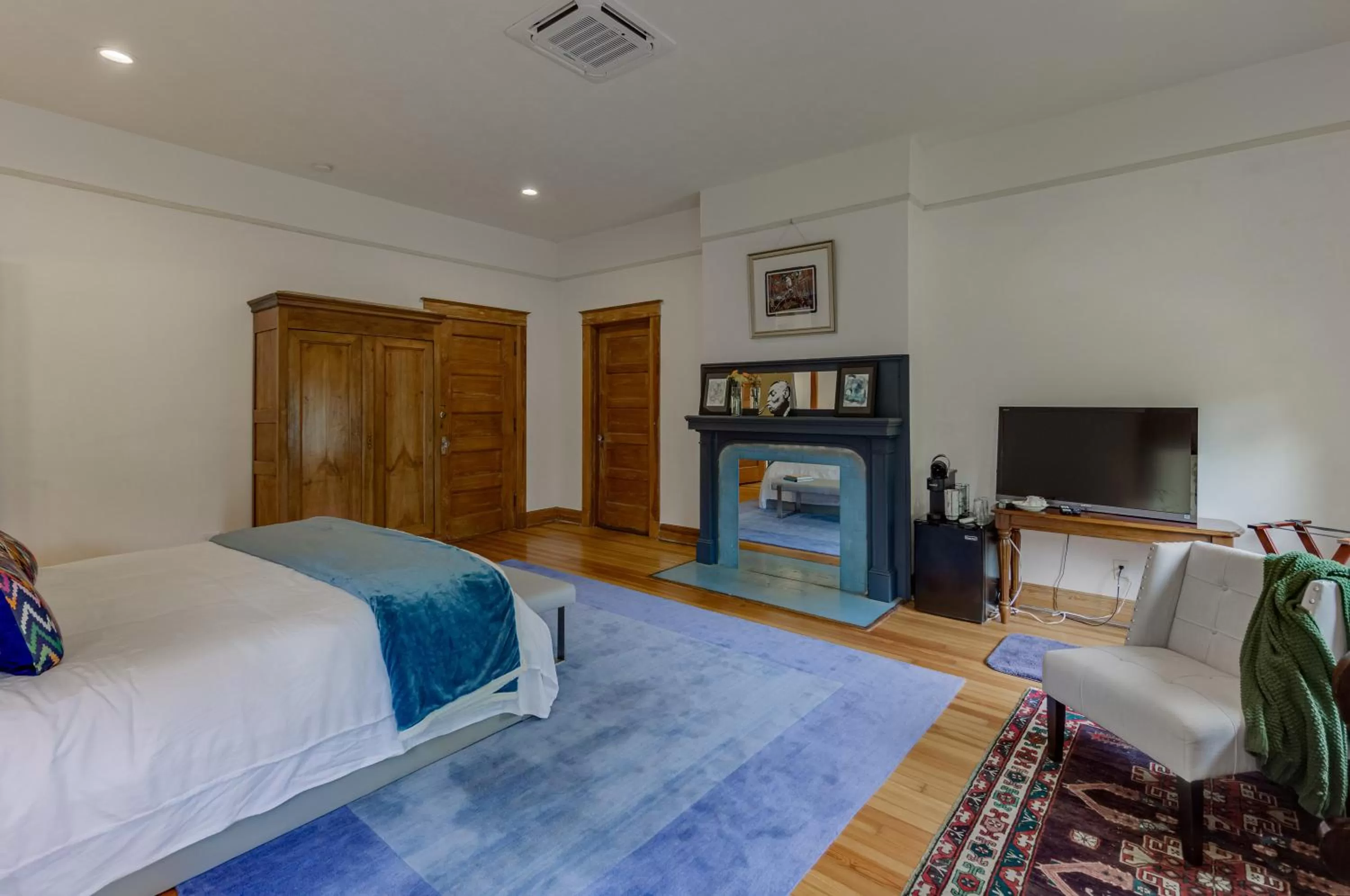 Bed in Oak Hall Bed and Breakfast