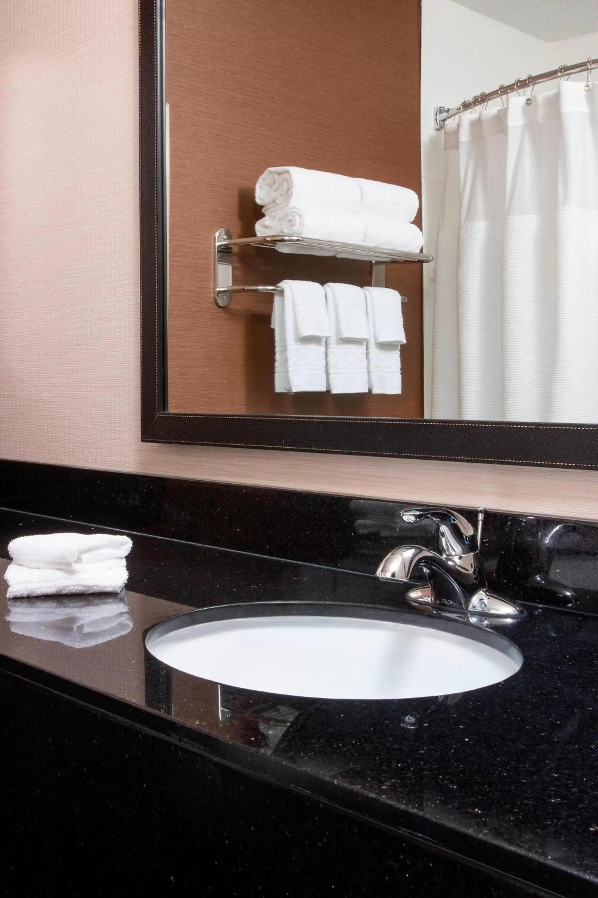 Bathroom in Fairfield Inn & Suites Chicago Tinley Park