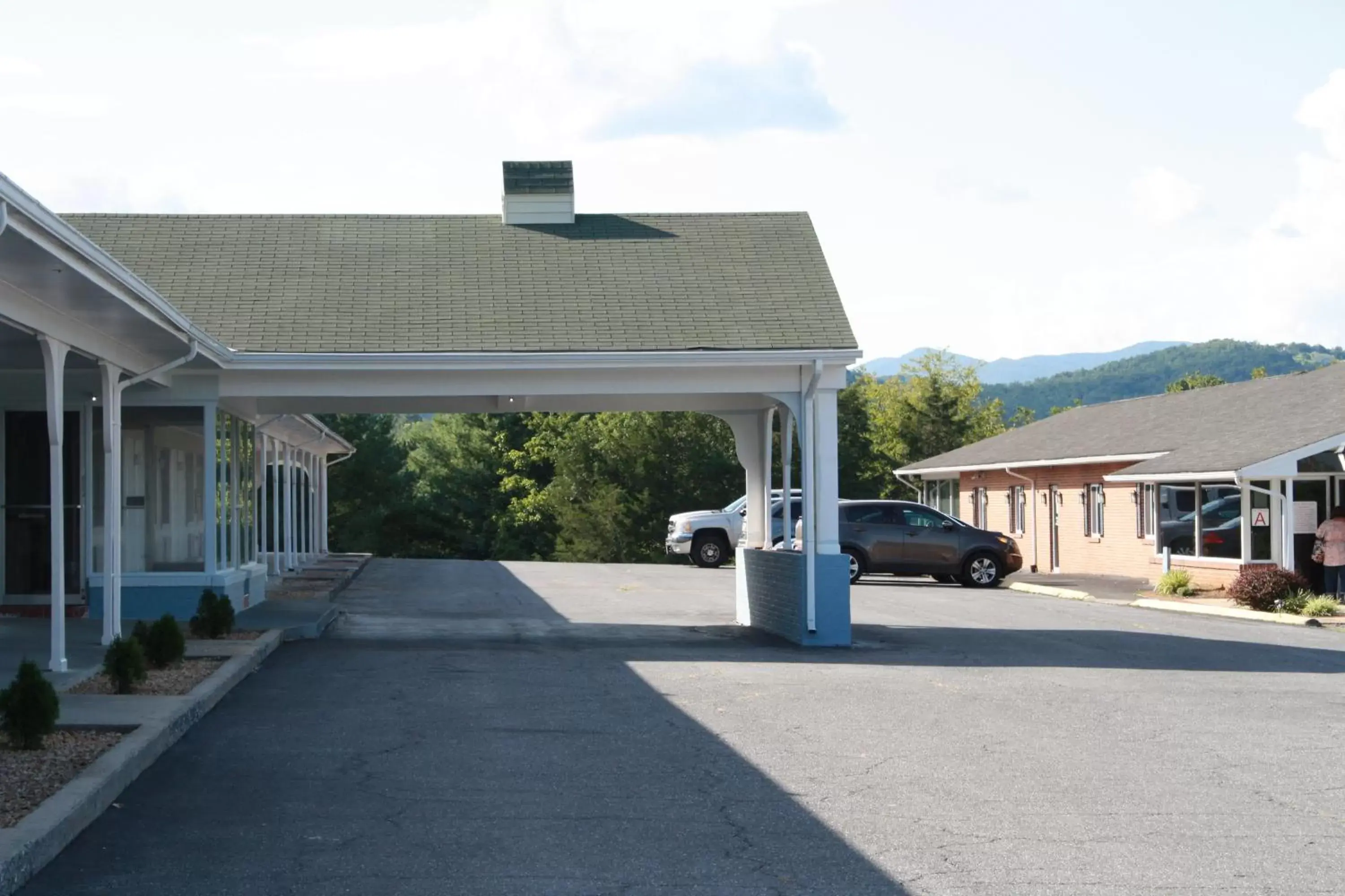 Property Building in Rockbridge Inn