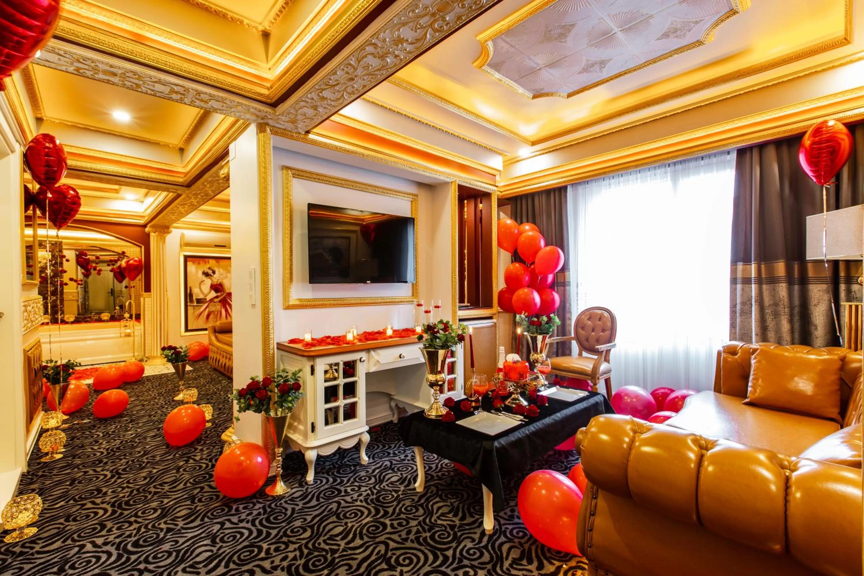 Communal lounge/ TV room in Andalouse Otel