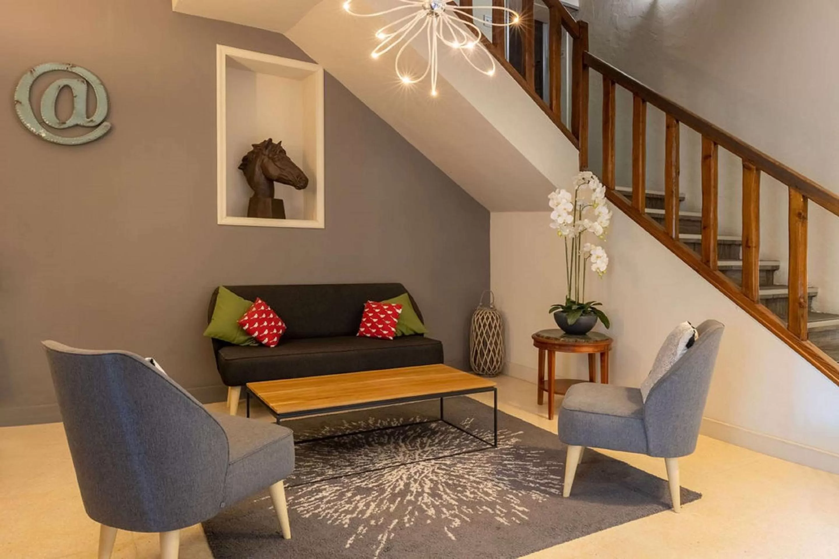 Lobby or reception in Best Western Le Val Majour