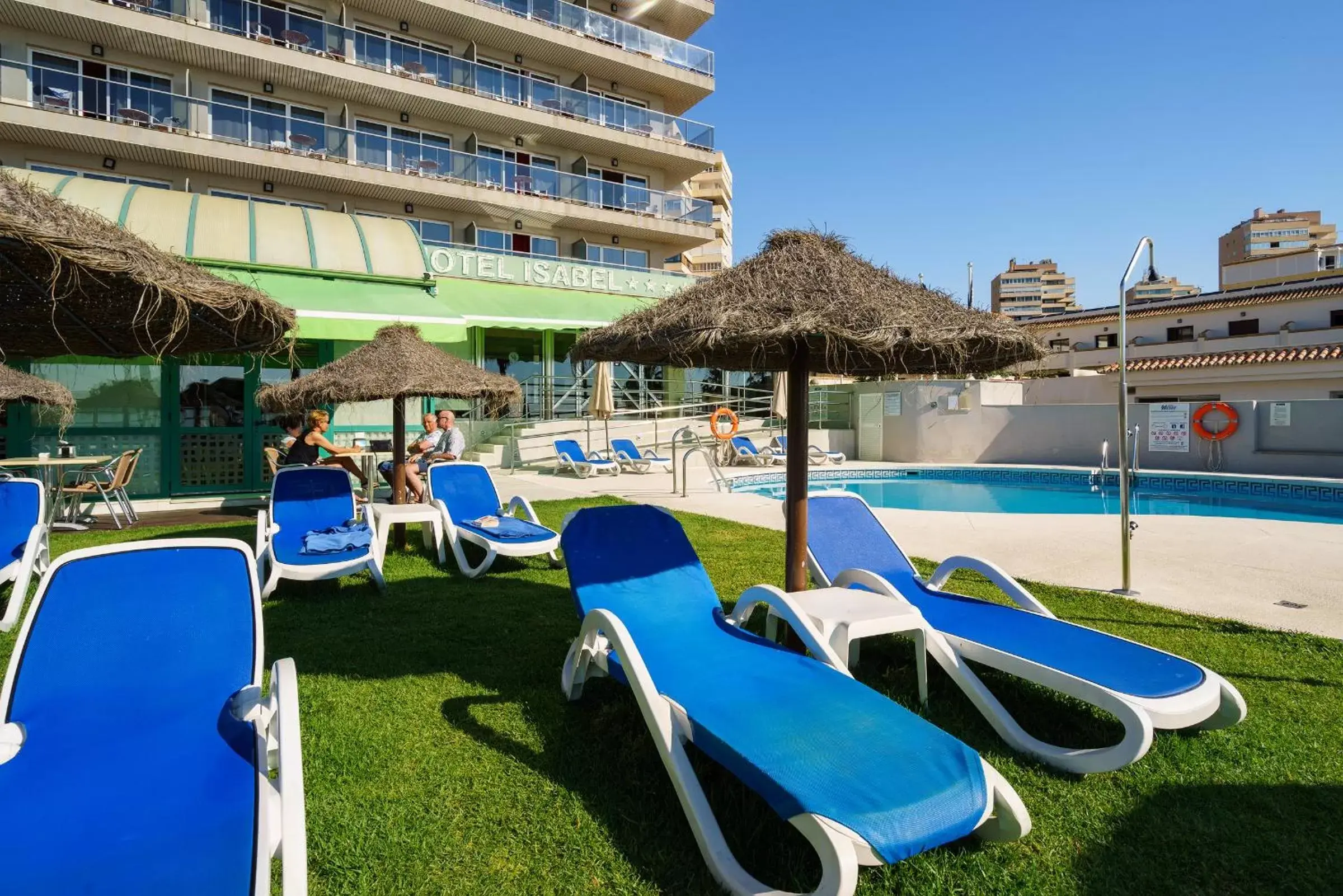 Facade/entrance, Swimming Pool in Hotel Isabel