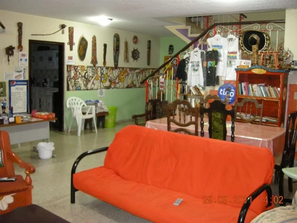 Restaurant/places to eat in Tamarindo Hostel