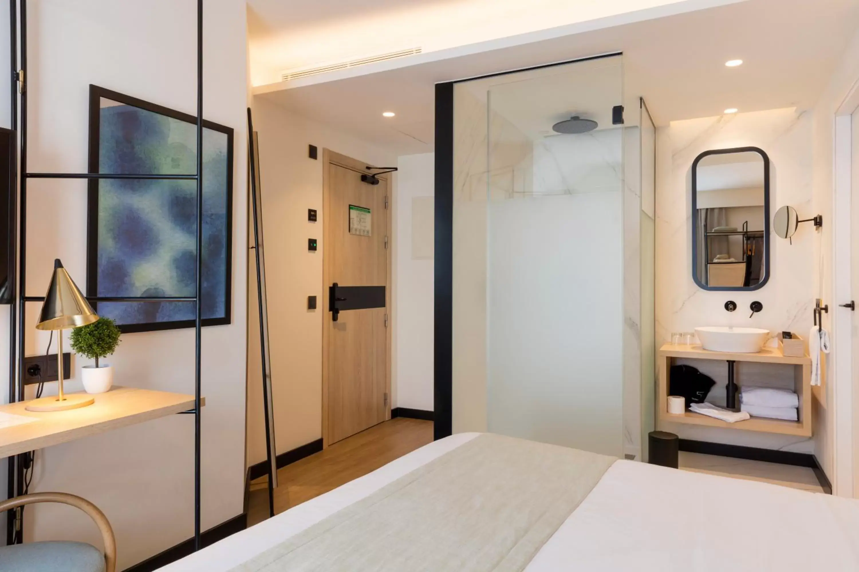 Bathroom, Bed in Ars Magna Bleisure Hotel