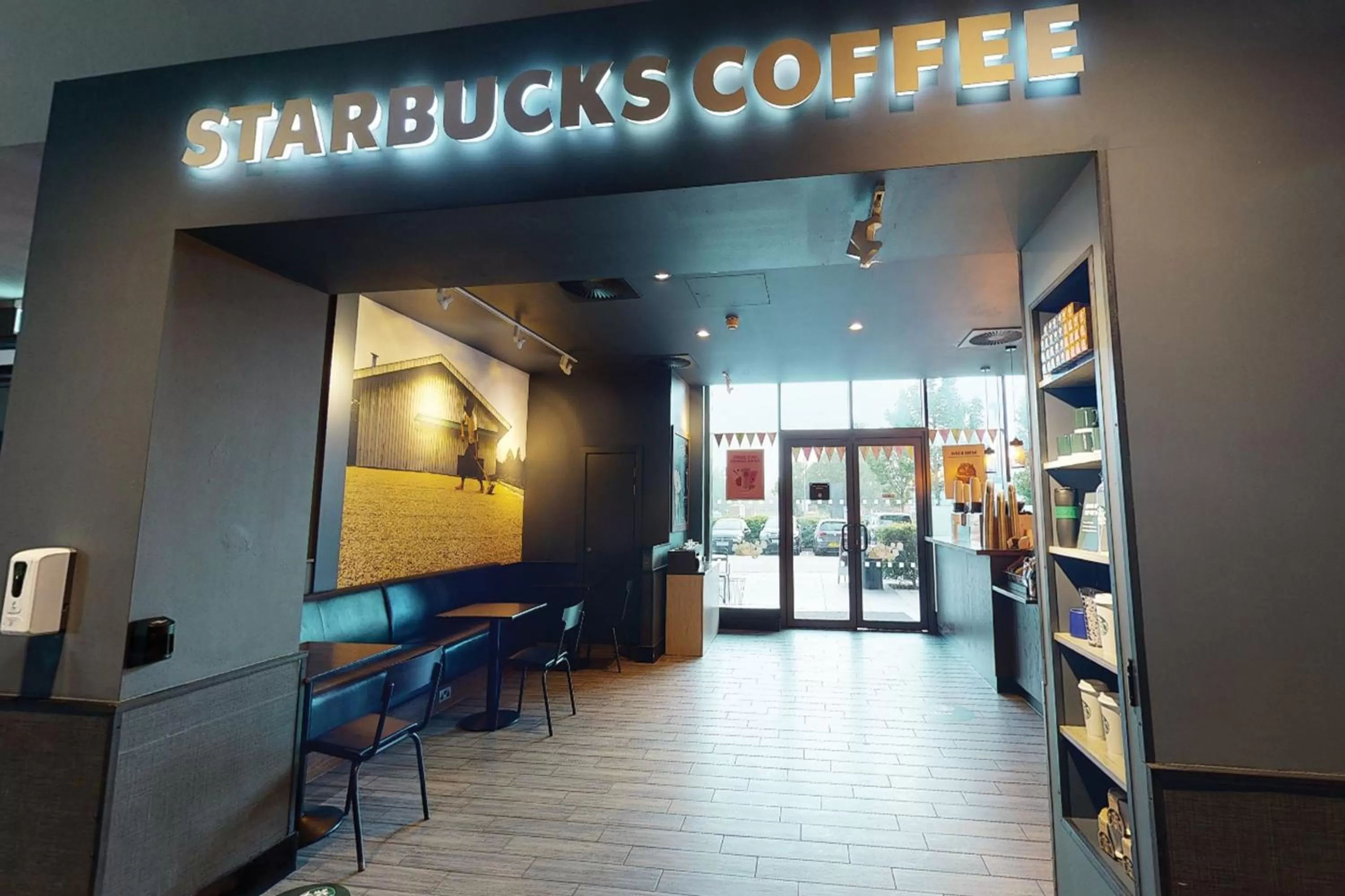 Restaurant/places to eat in Village Hotel London Watford