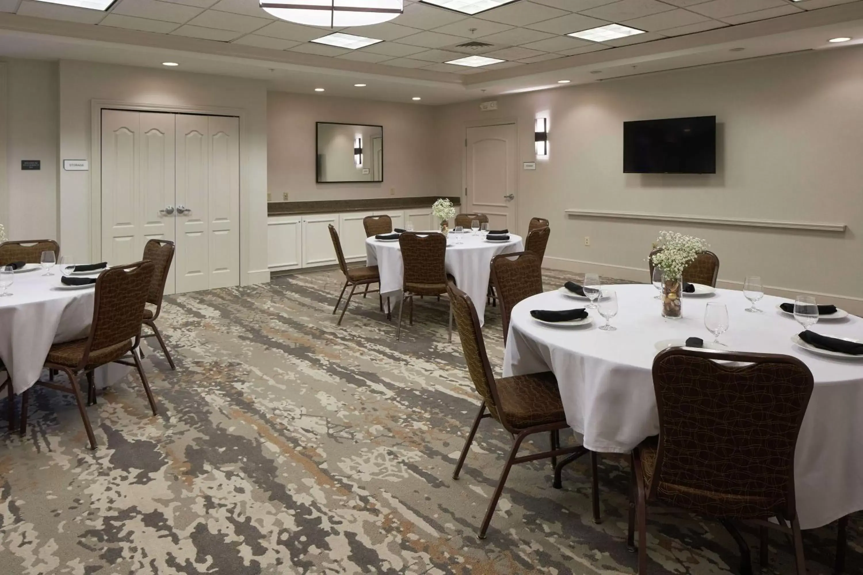 Meeting/conference room, Restaurant/Places to Eat in Hilton Garden Inn Evansville