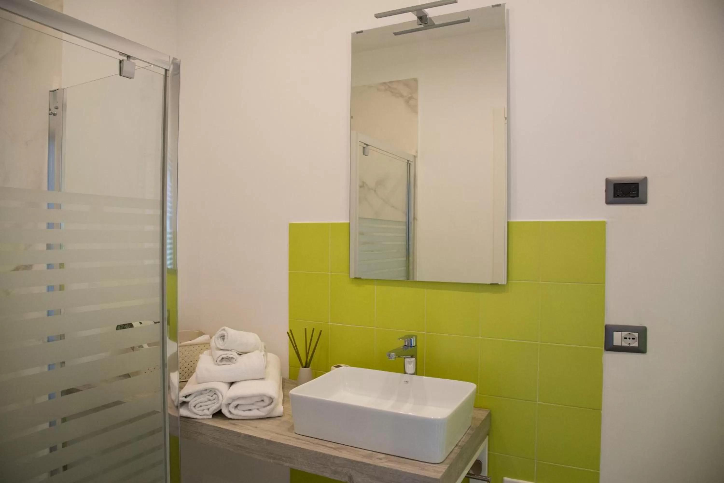 Bathroom in Garibaldi Rooms