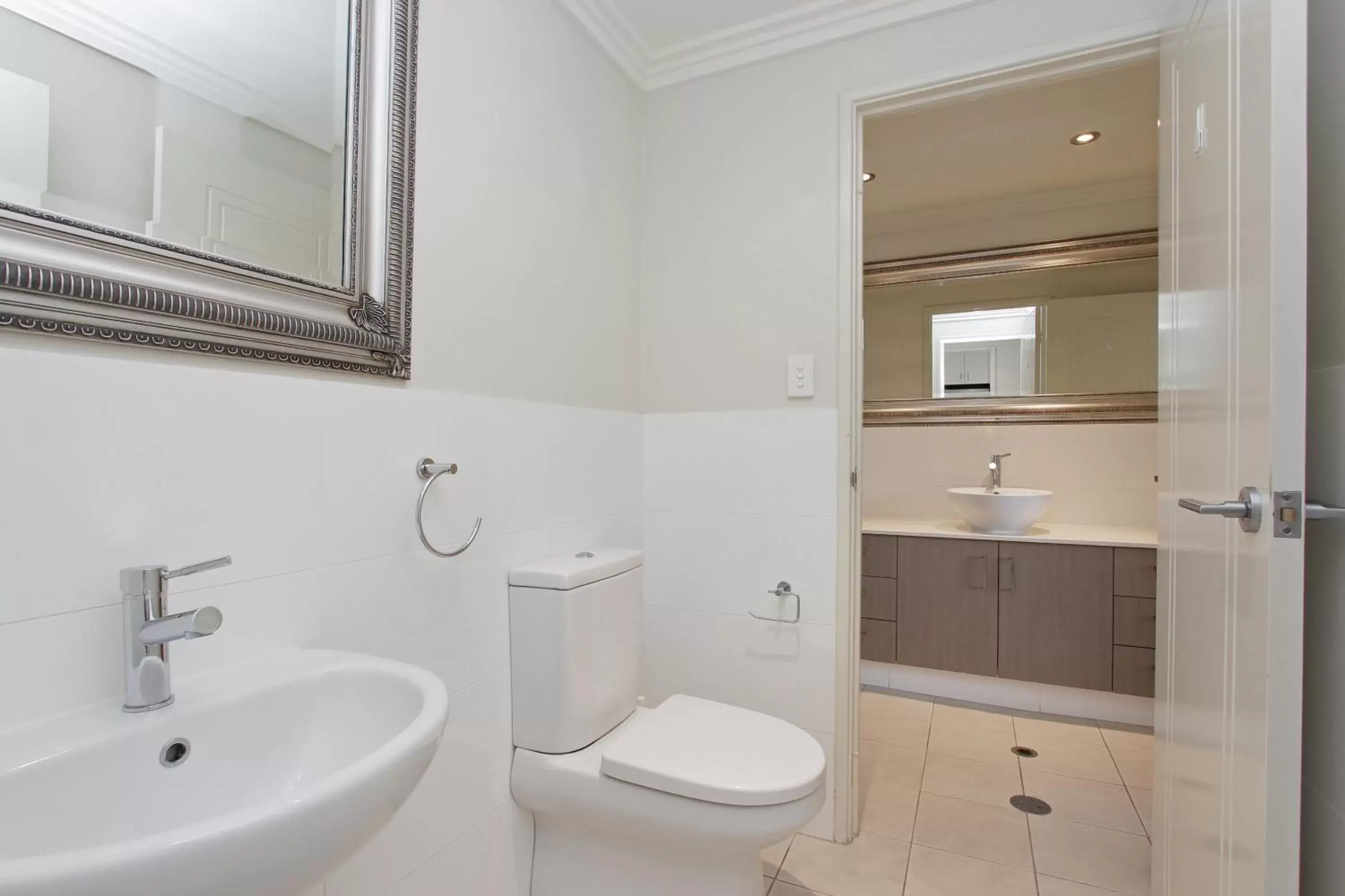 Bathroom in Zappeion Apartments