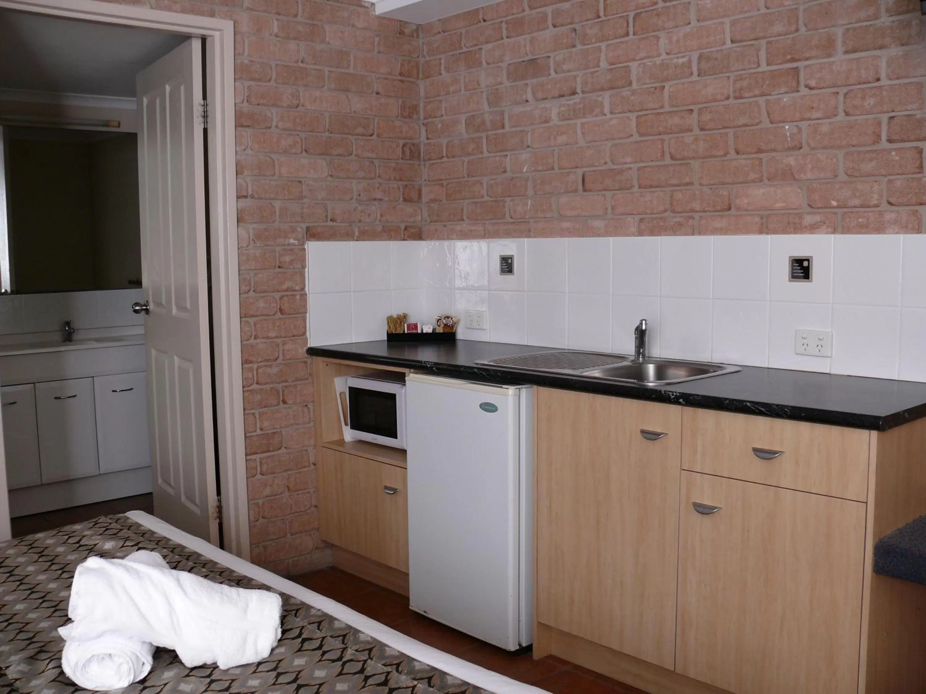 Kitchen or kitchenette in Park Beach Resort Motel