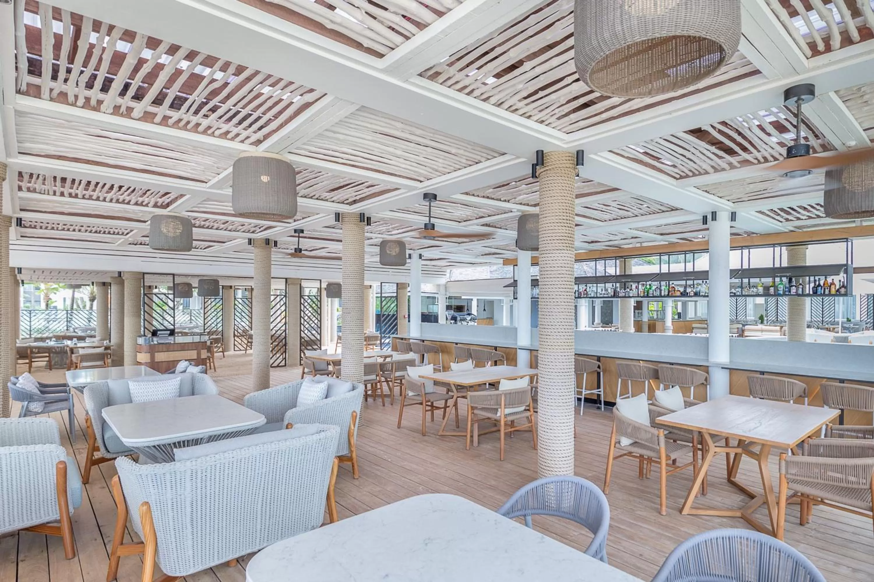 Lounge or bar in Sheraton Fiji Golf & Beach Resort