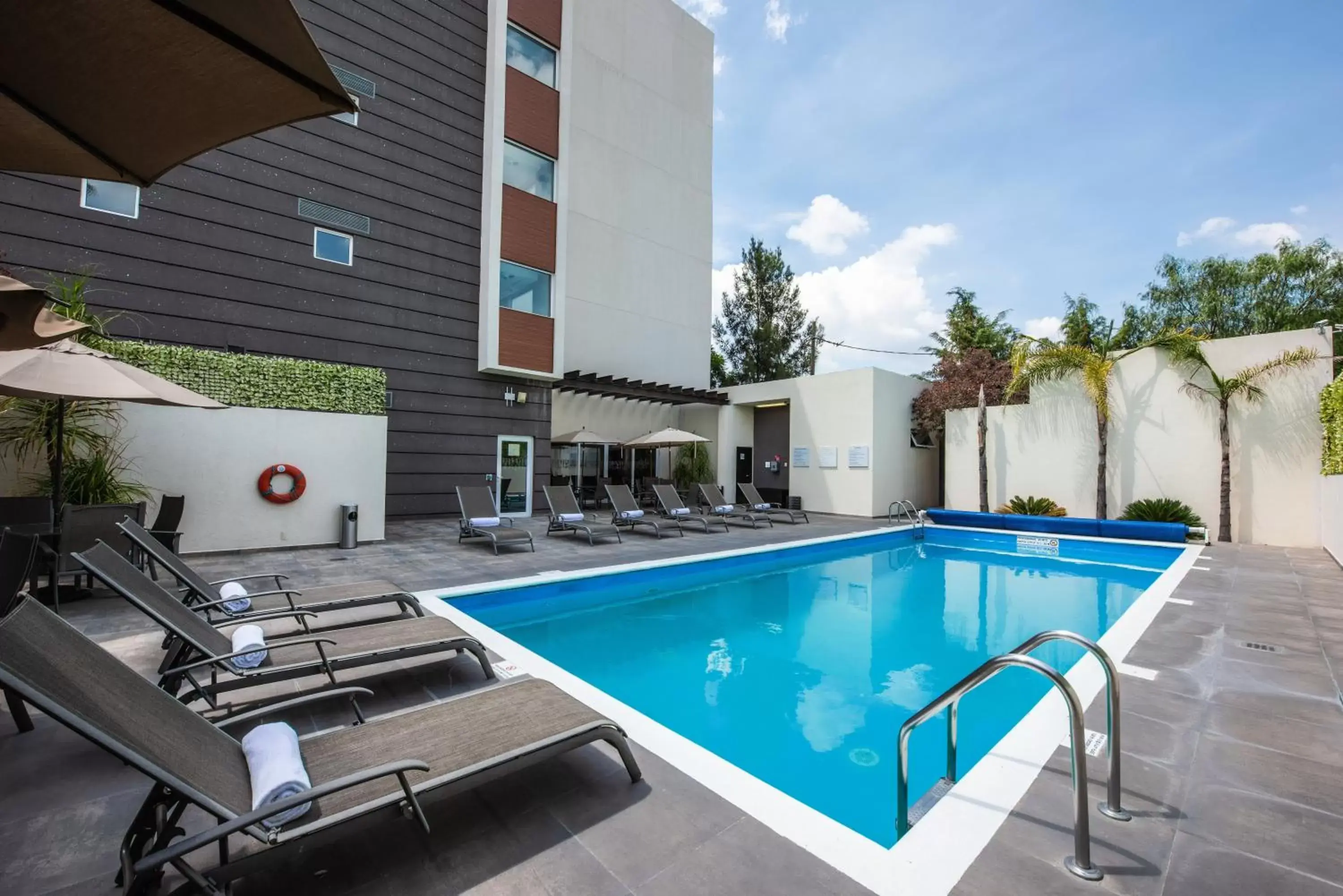 Swimming Pool in Holiday Inn Express and Suites Celaya, an IHG Hotel