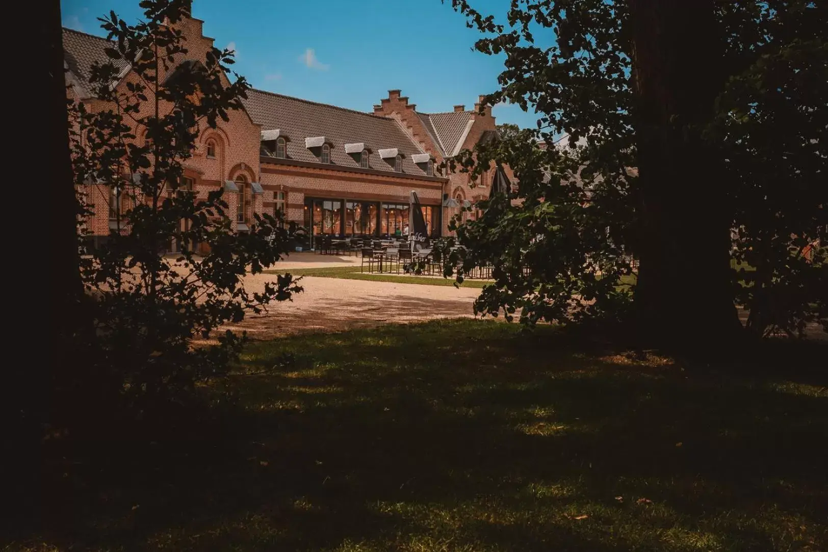 Property building in Hotel Colonie 7 Property building in Hotel Colonie 7