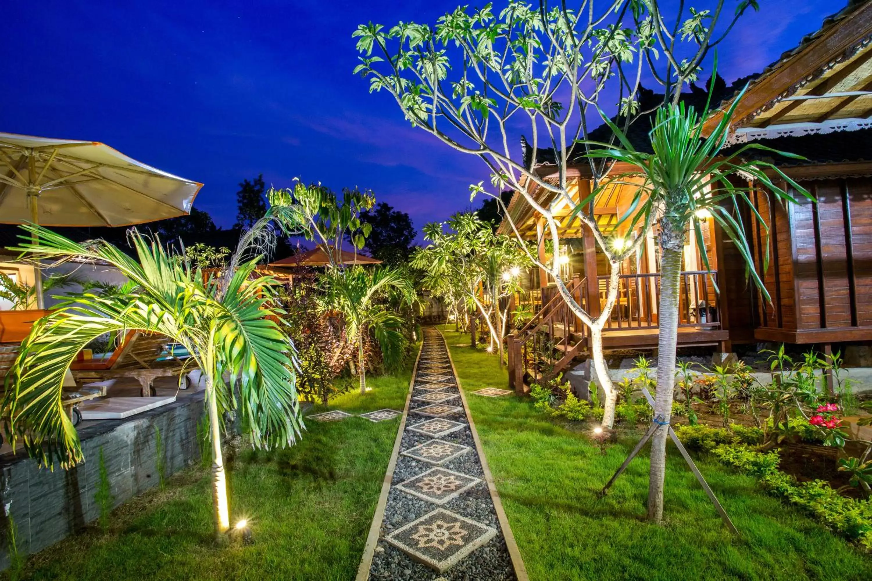 Night, Garden in Dinatah Lembongan Villas