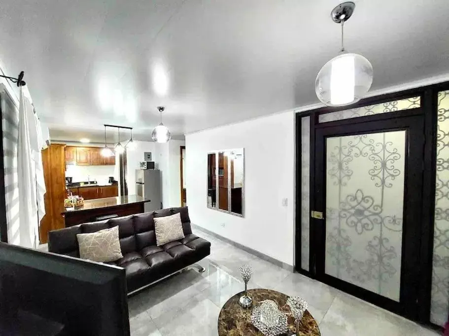 Living room, Seating Area in Airport SJO Residence - Edward & Familia Inn