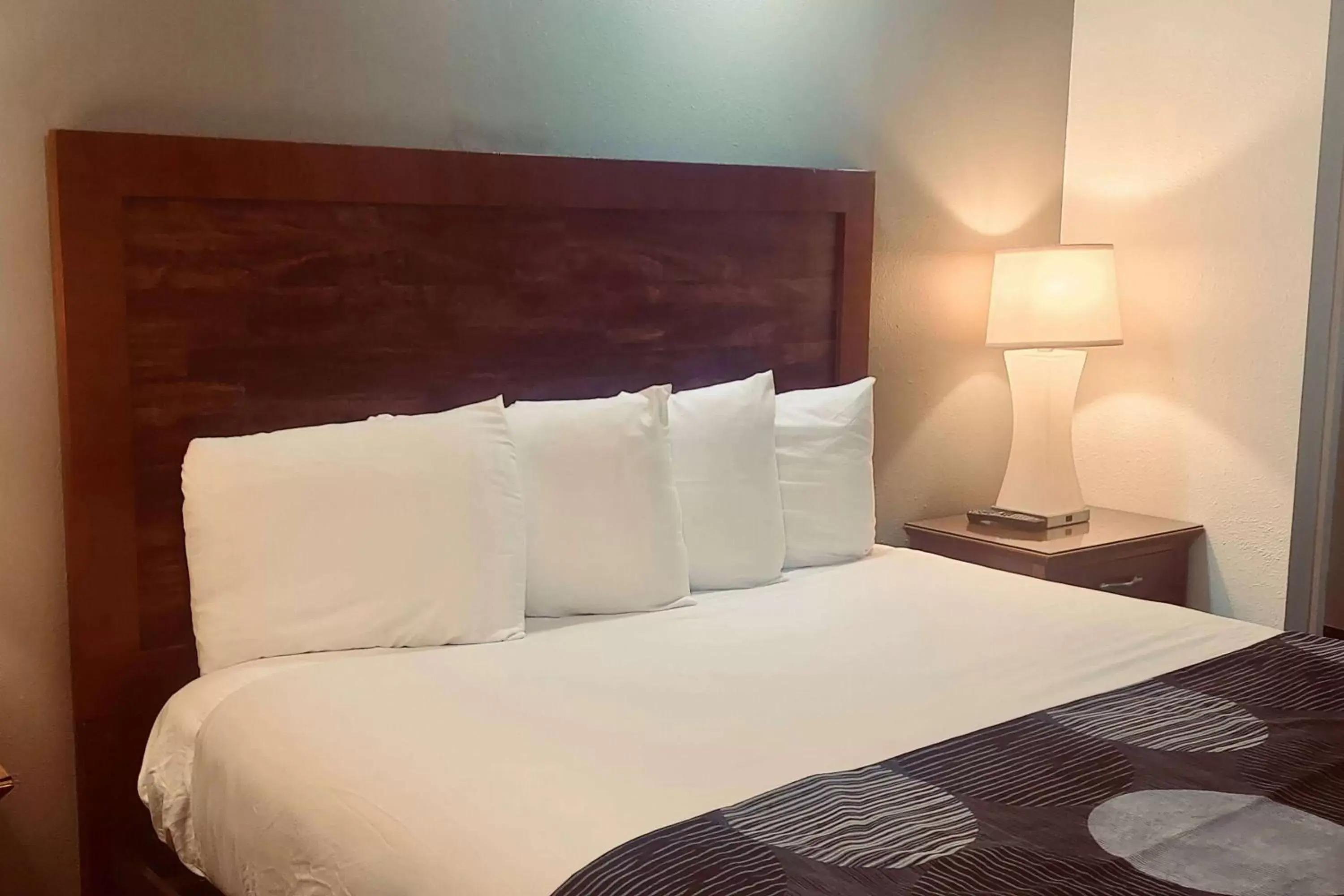 Photo of the whole room, Bed in Oceanside Inn & Suites, a Days Inn by Wyndham Photo of the whole room, Bed in Oceanside Inn & Suites, a Days Inn by Wyndham