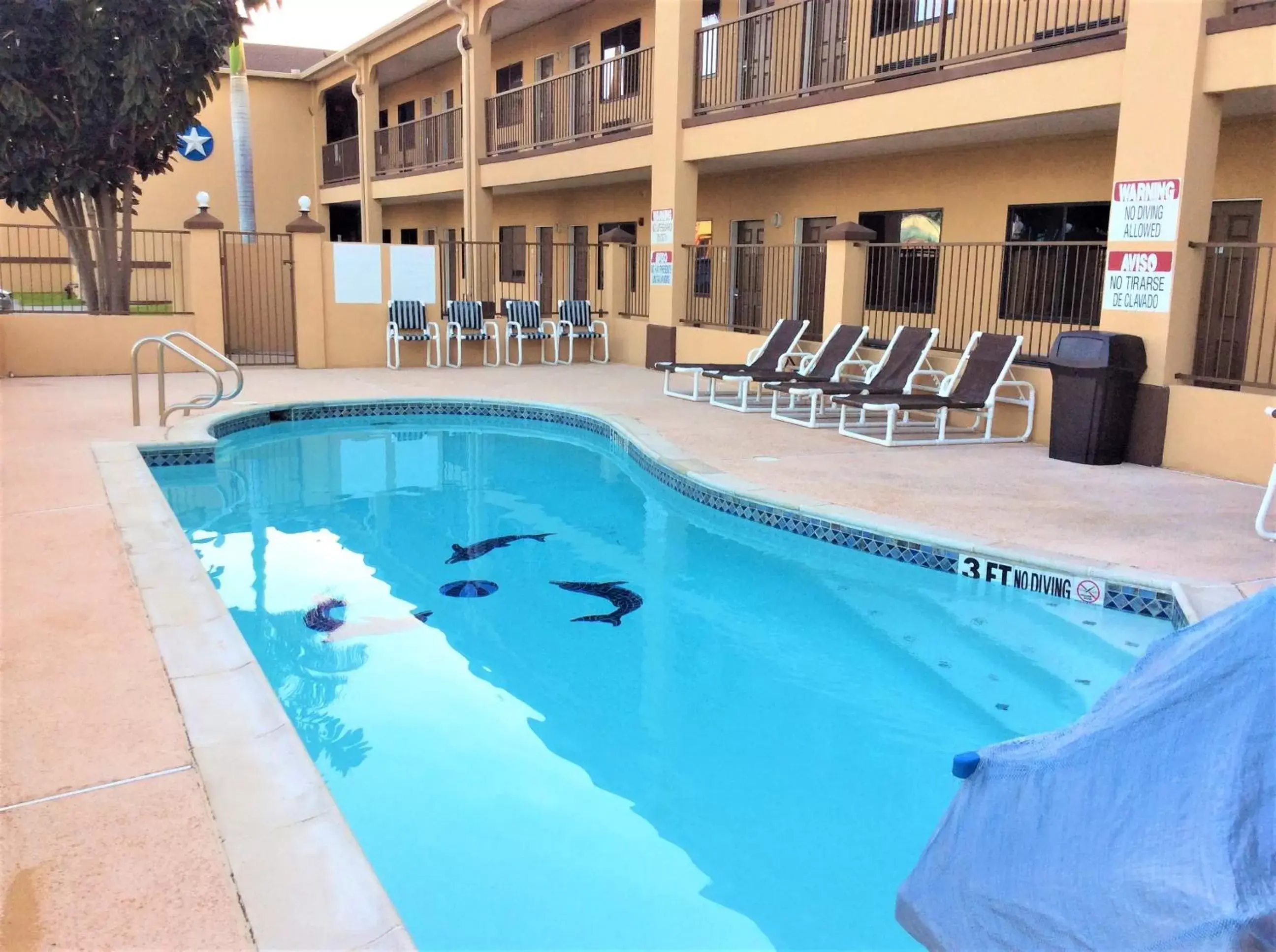 Pool view, Swimming Pool in Texas Inn - Welasco/Mercedes