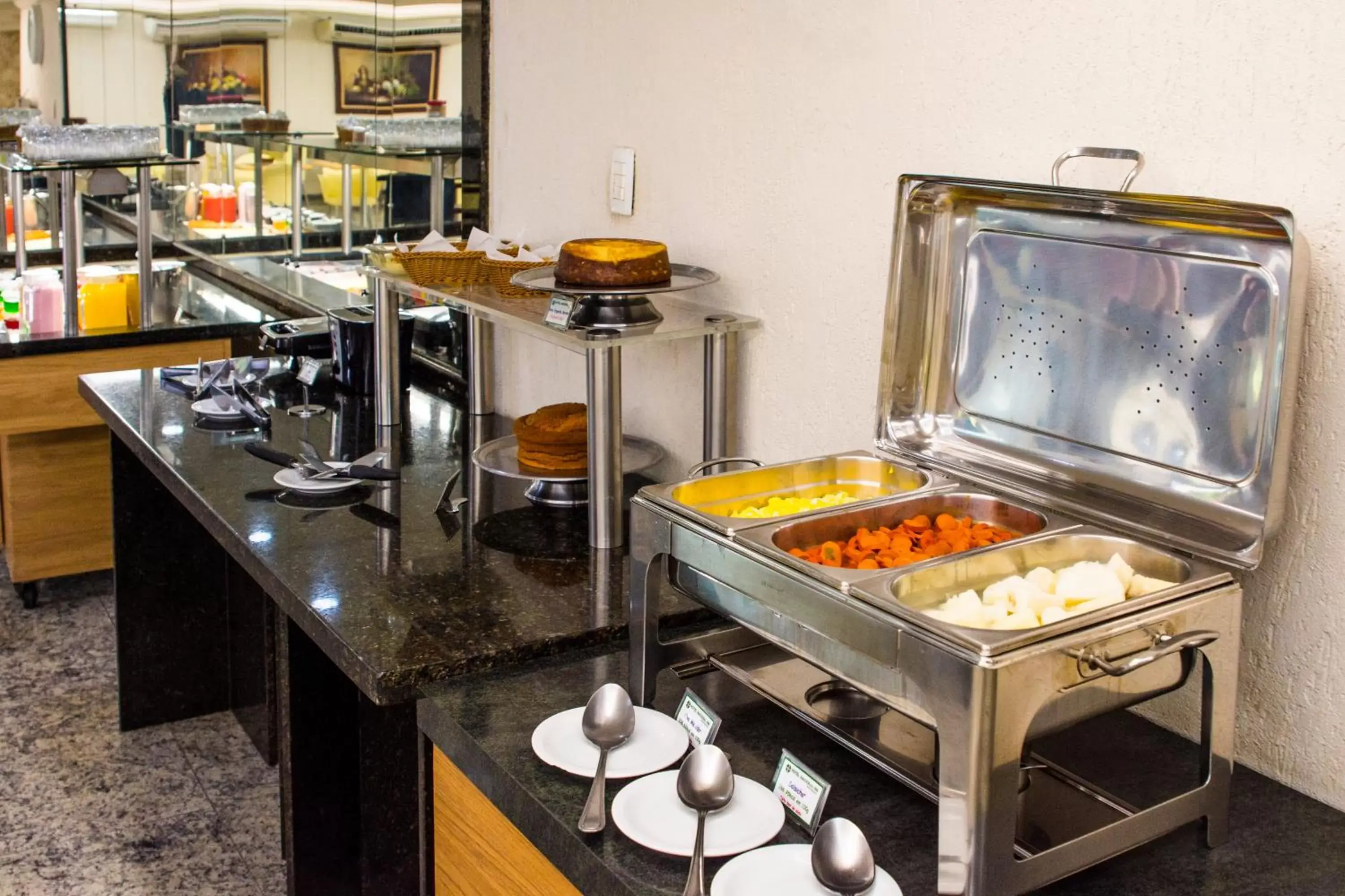 Buffet breakfast, Food in Nacional Inn Recife Aeroporto