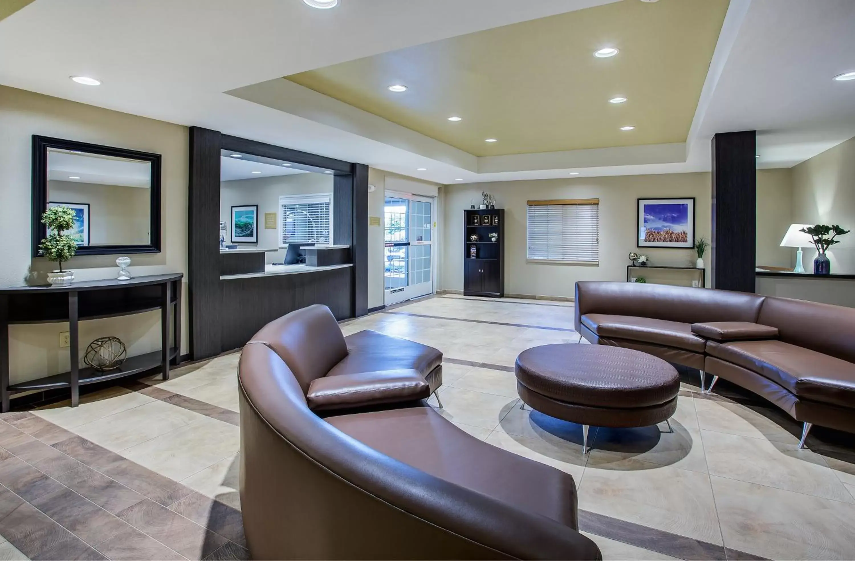 Property building, Seating Area in Candlewood Suites Bowling Green, an IHG Hotel