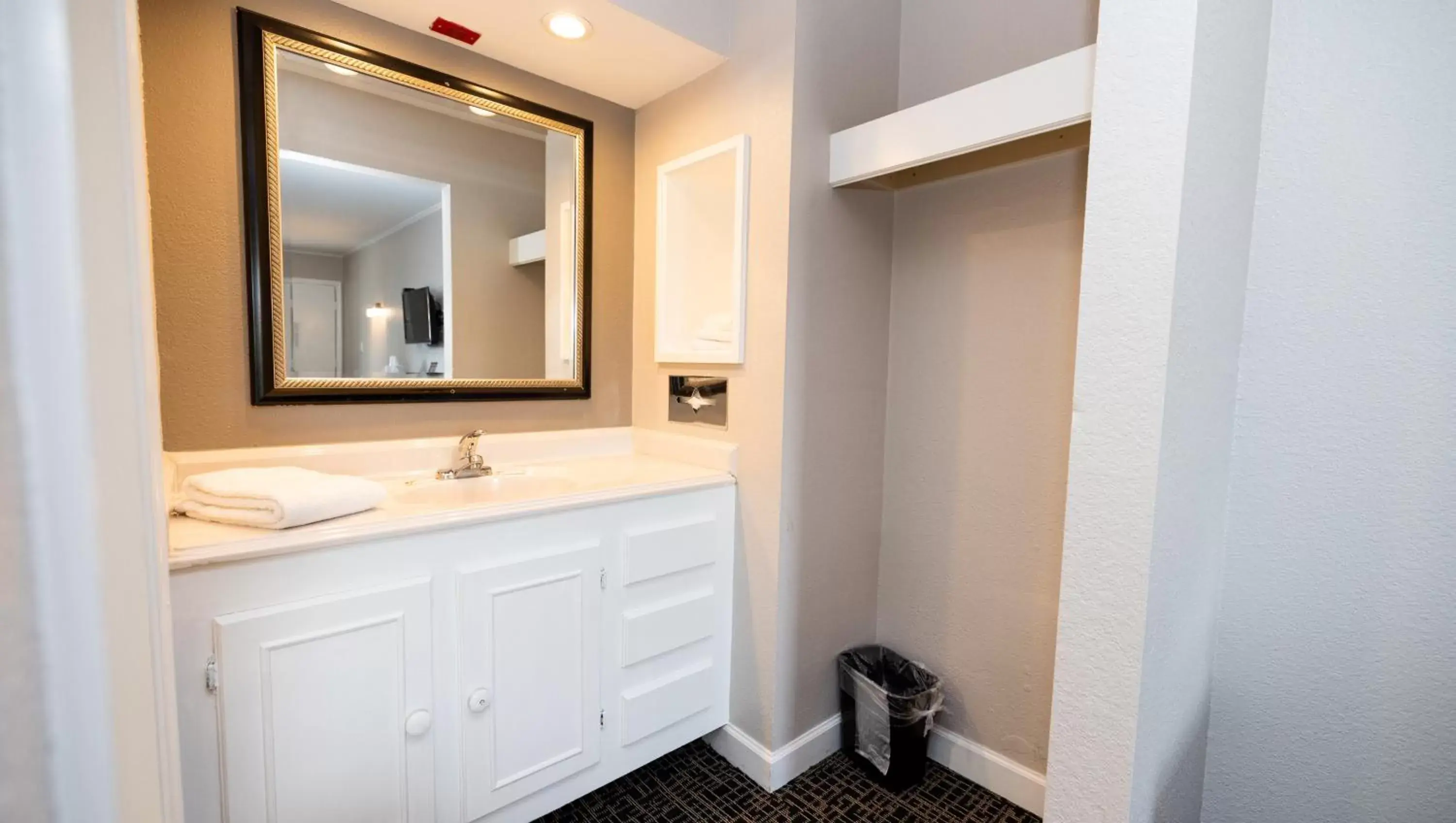 Lobby or reception, Bathroom in Magnuson Hotel Virginia Beach