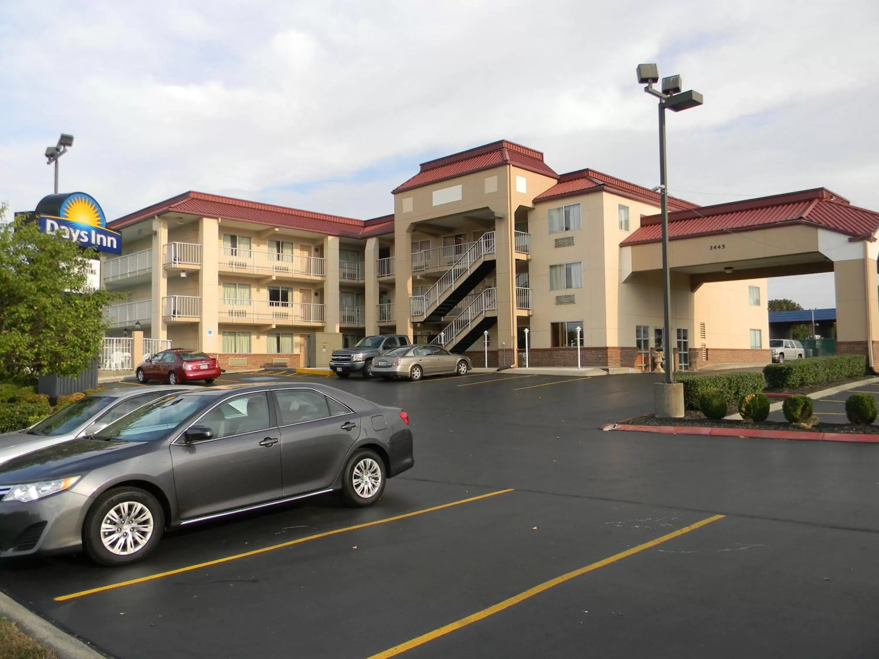 Facade/entrance, Property Building in Days Inn by Wyndham Airport Nashville East