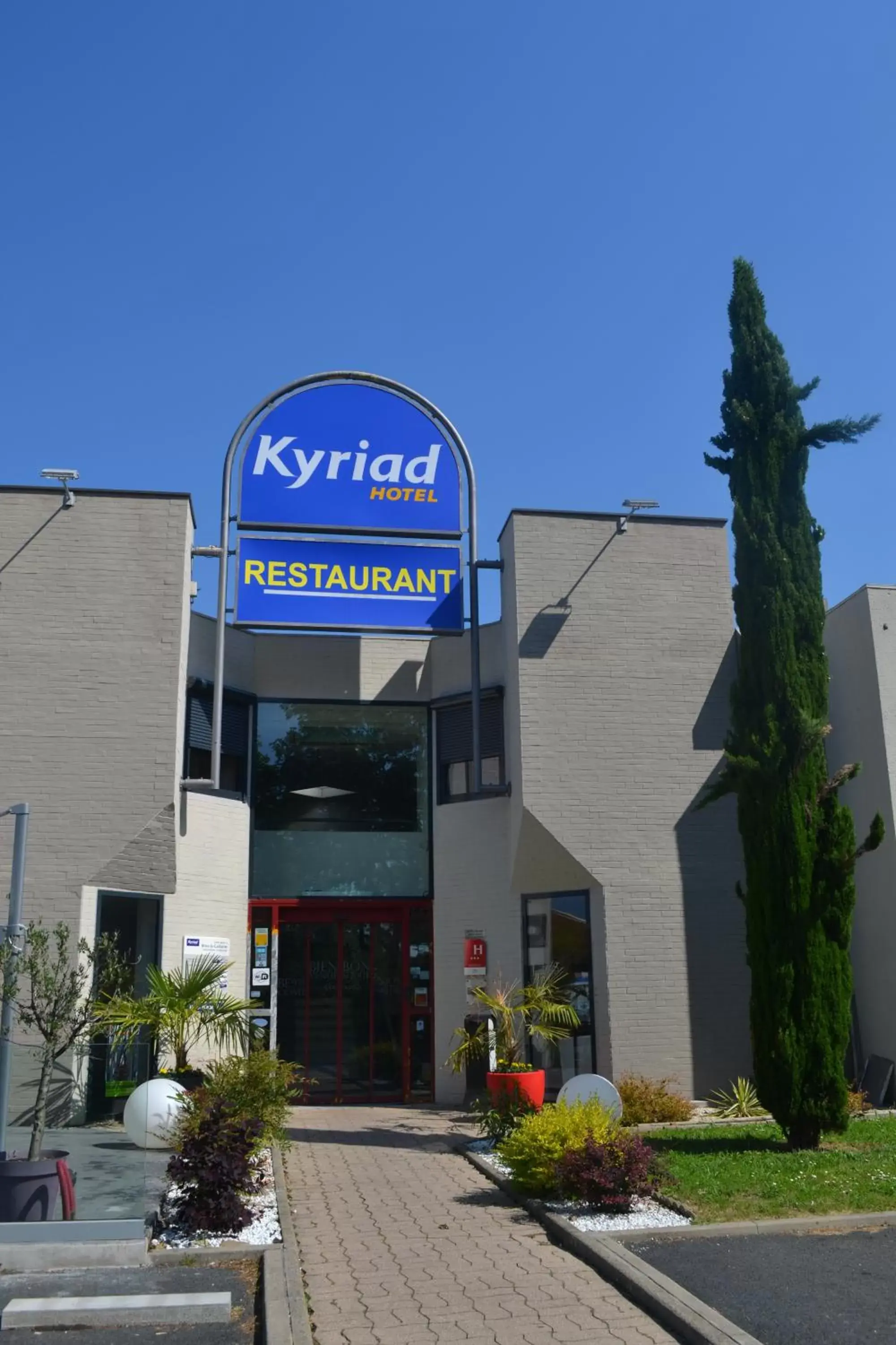 Property Building in Hotel Restaurant Kyriad Brive Centre