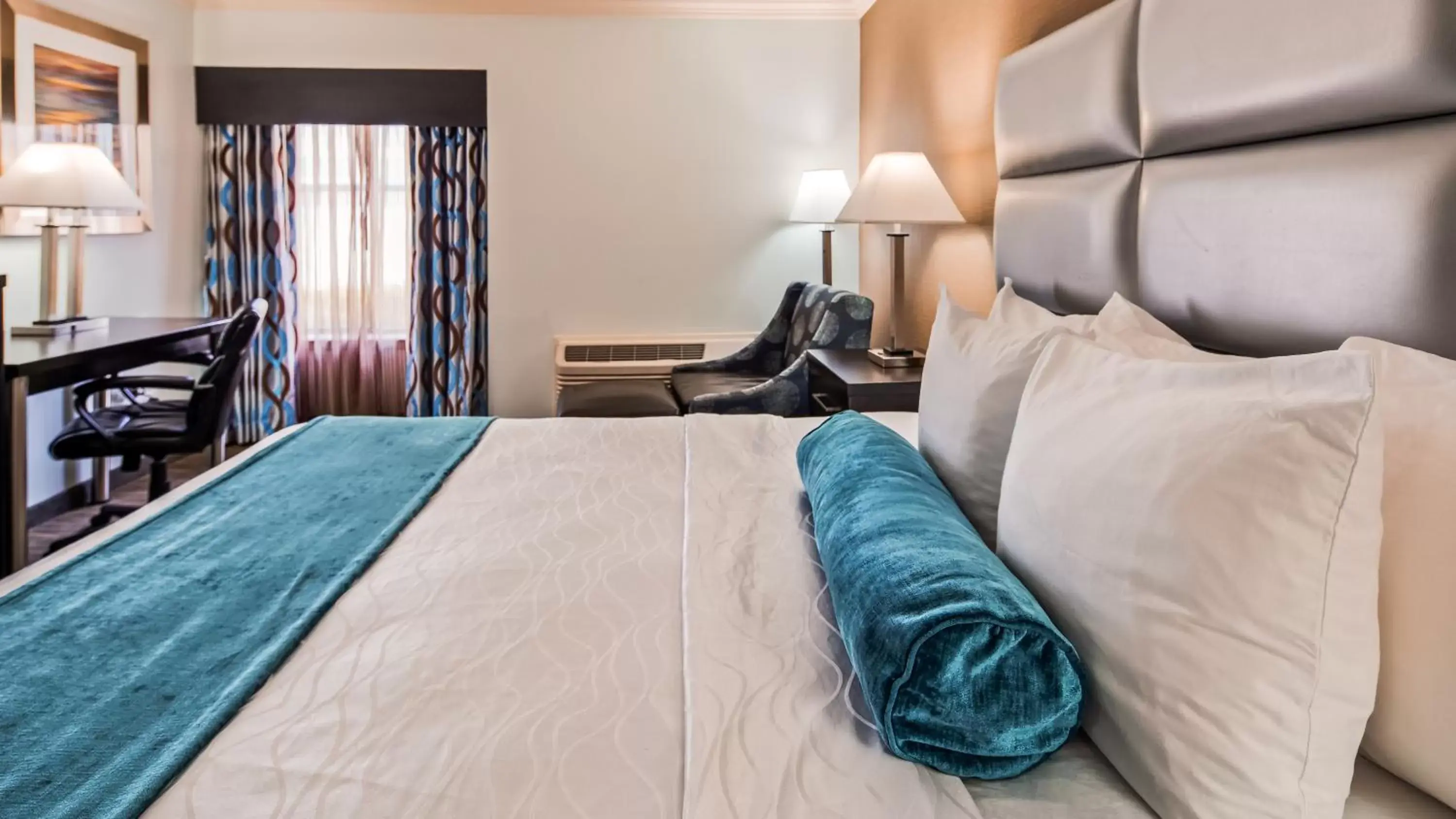 Bedroom, Bed in Best Western Webster Hotel, Nasa