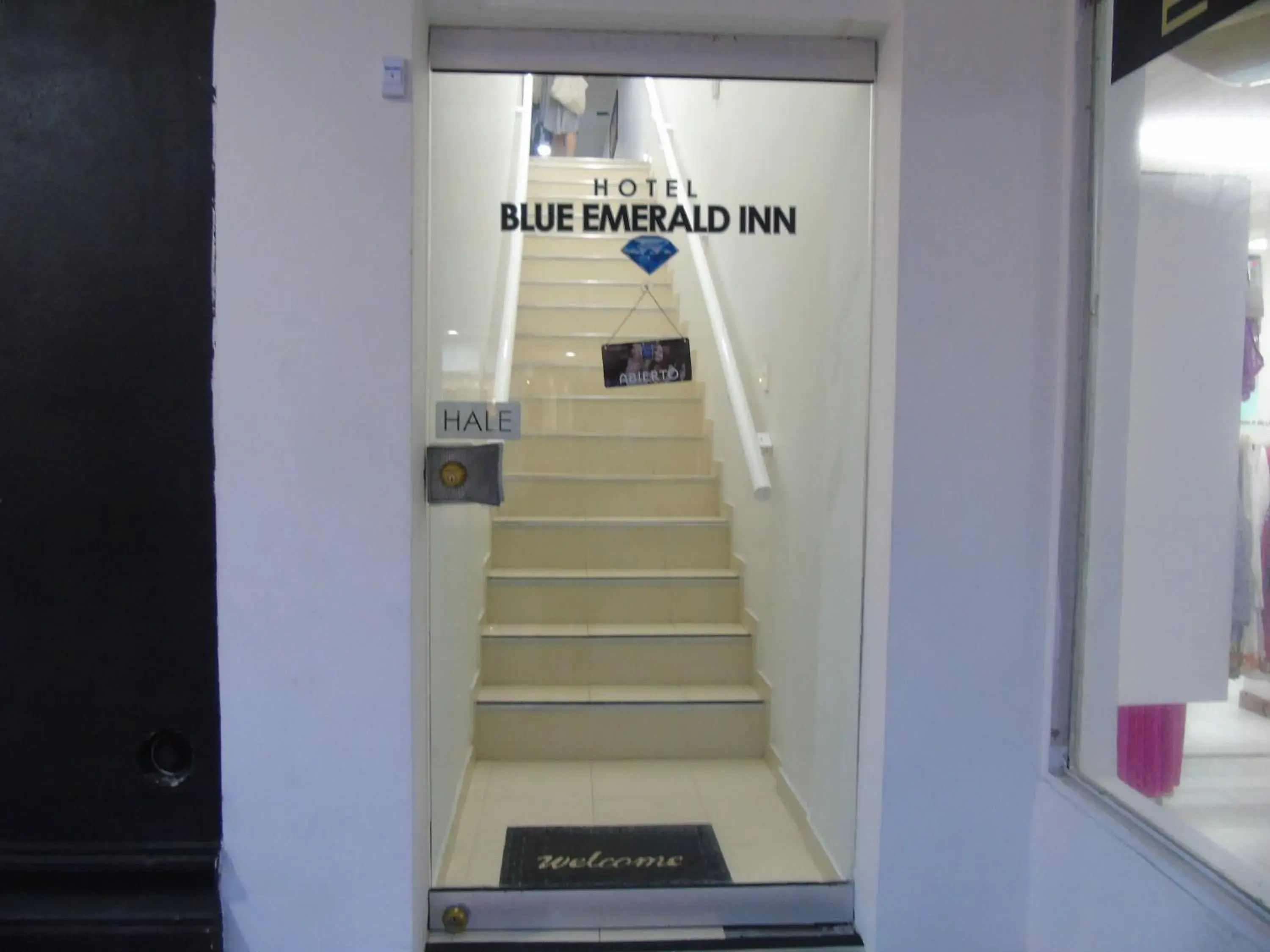 Facade/entrance in Blue Emerald Inn