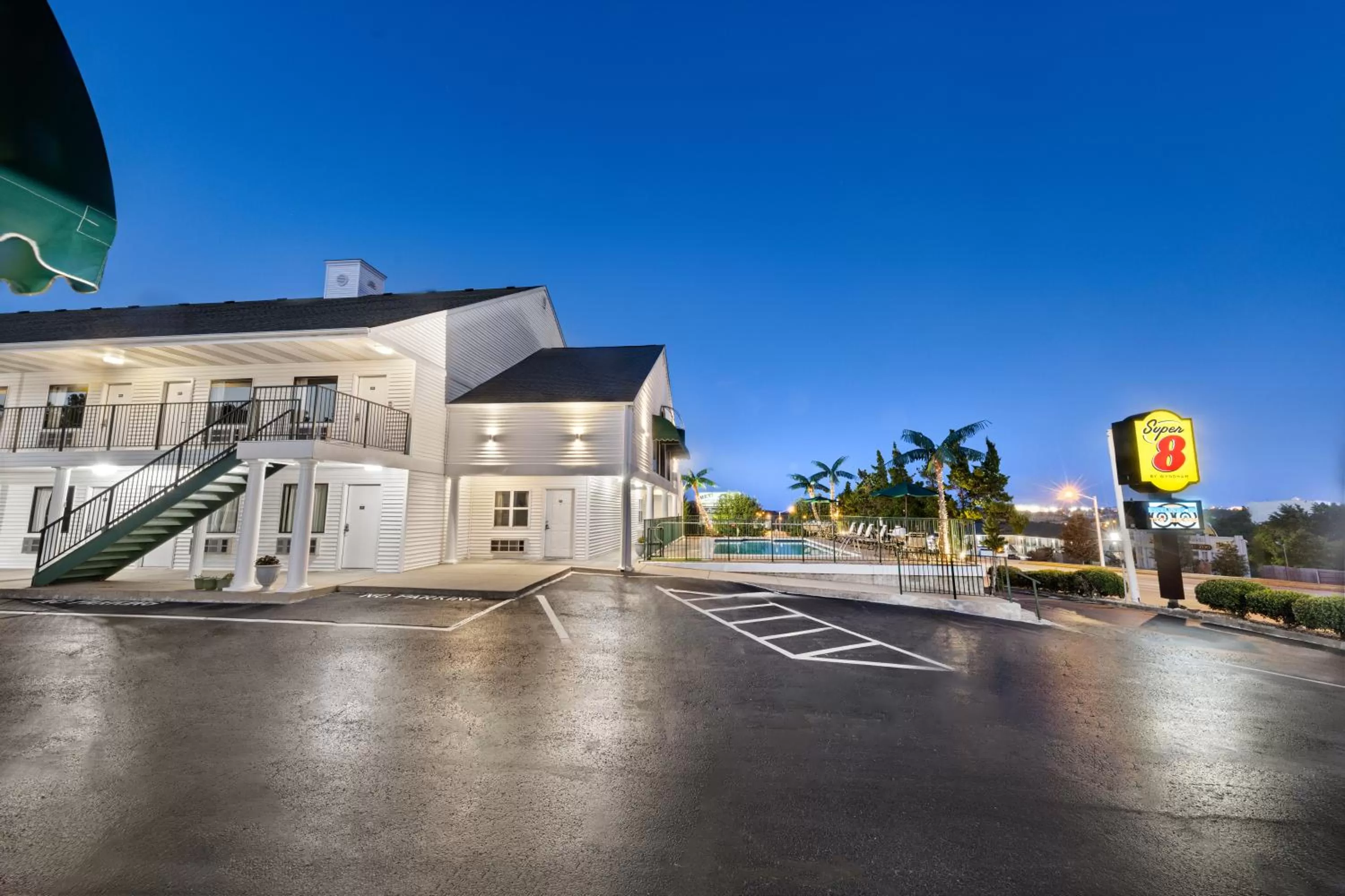 Super 8 by Wyndham Branson - Shepherd of the Hills Exwy