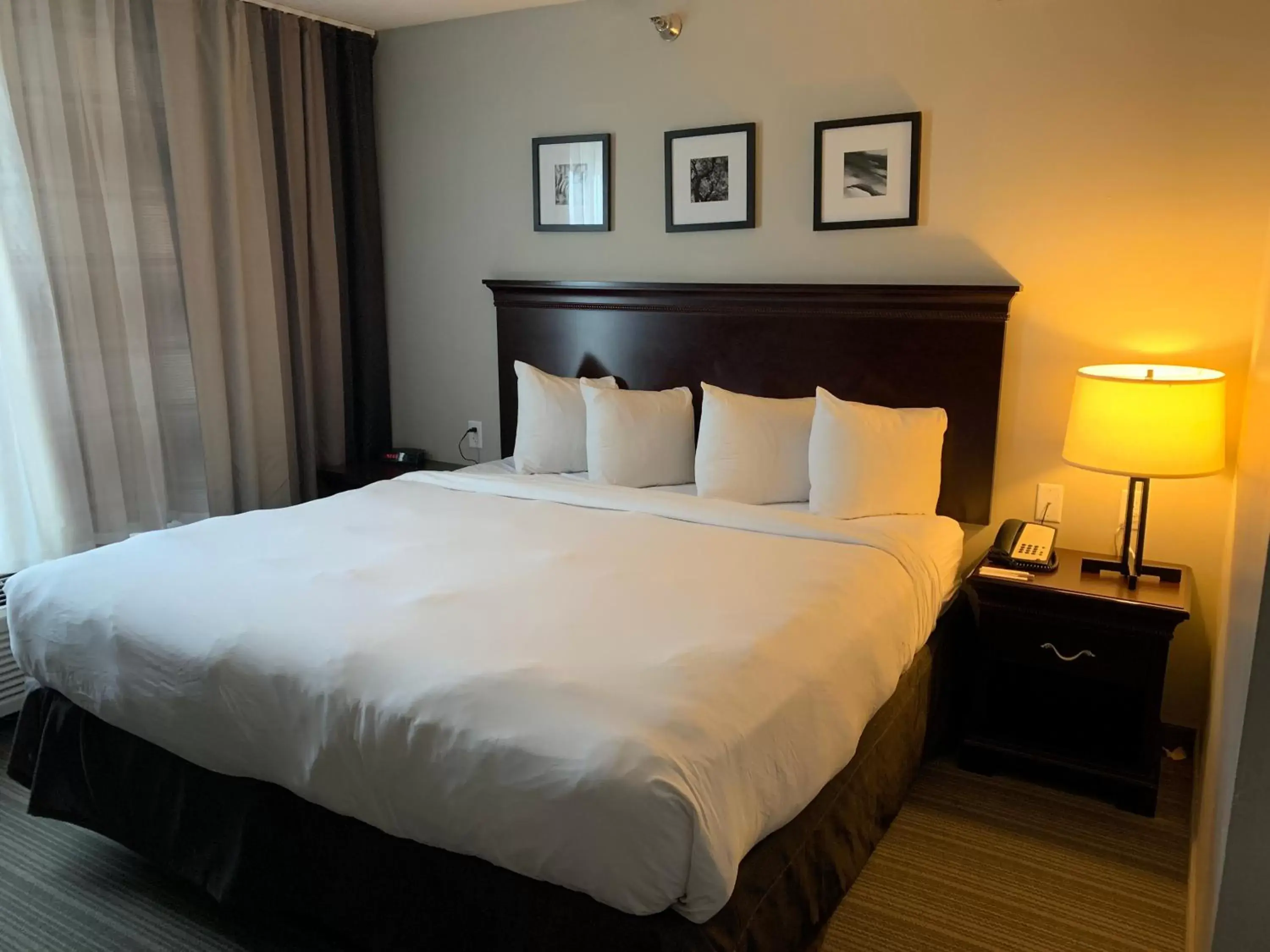 Bedroom, Bed in Country Inn & Suites by Radisson, Kearney, NE