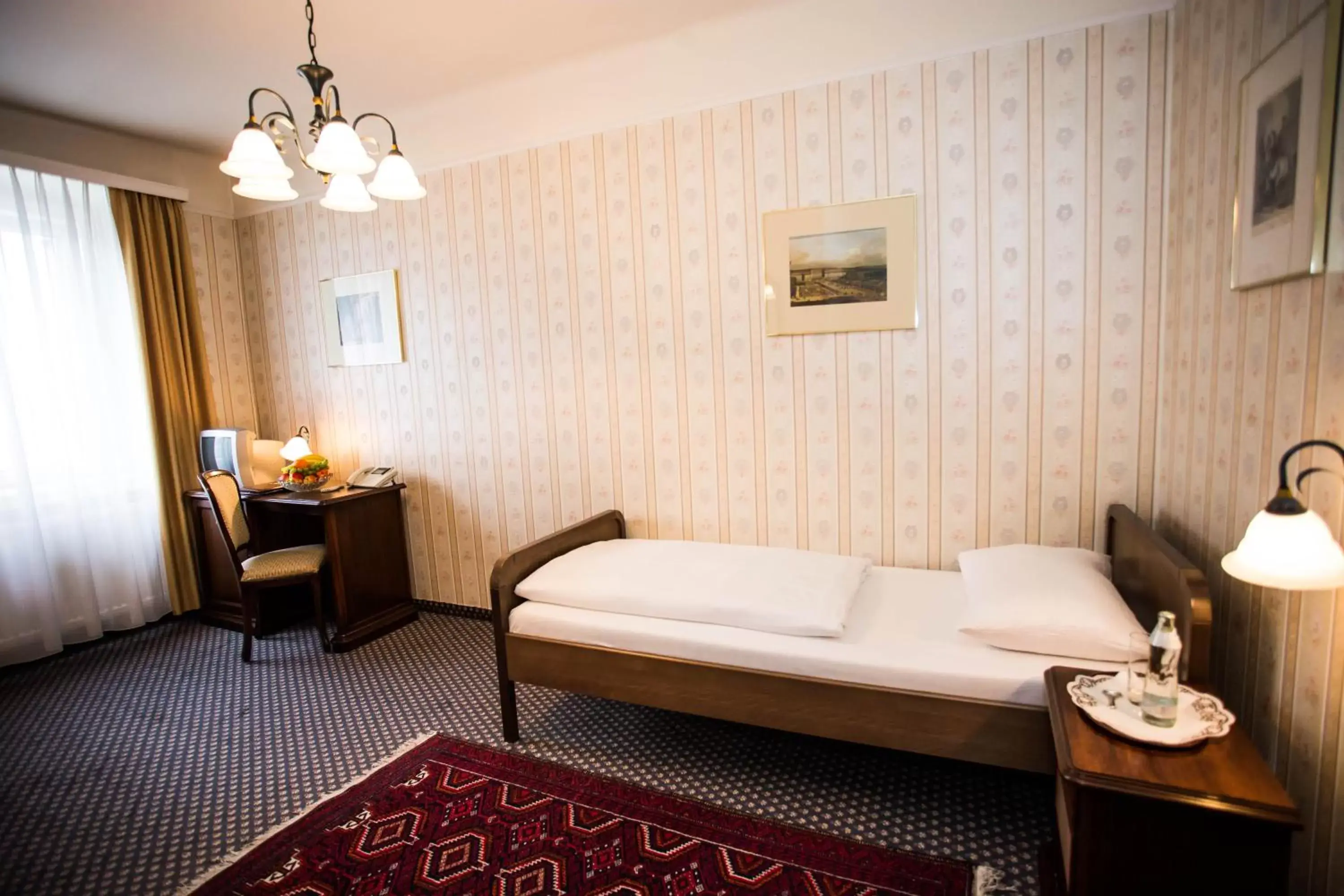 Bed, Seating Area in Hotel Atlanta