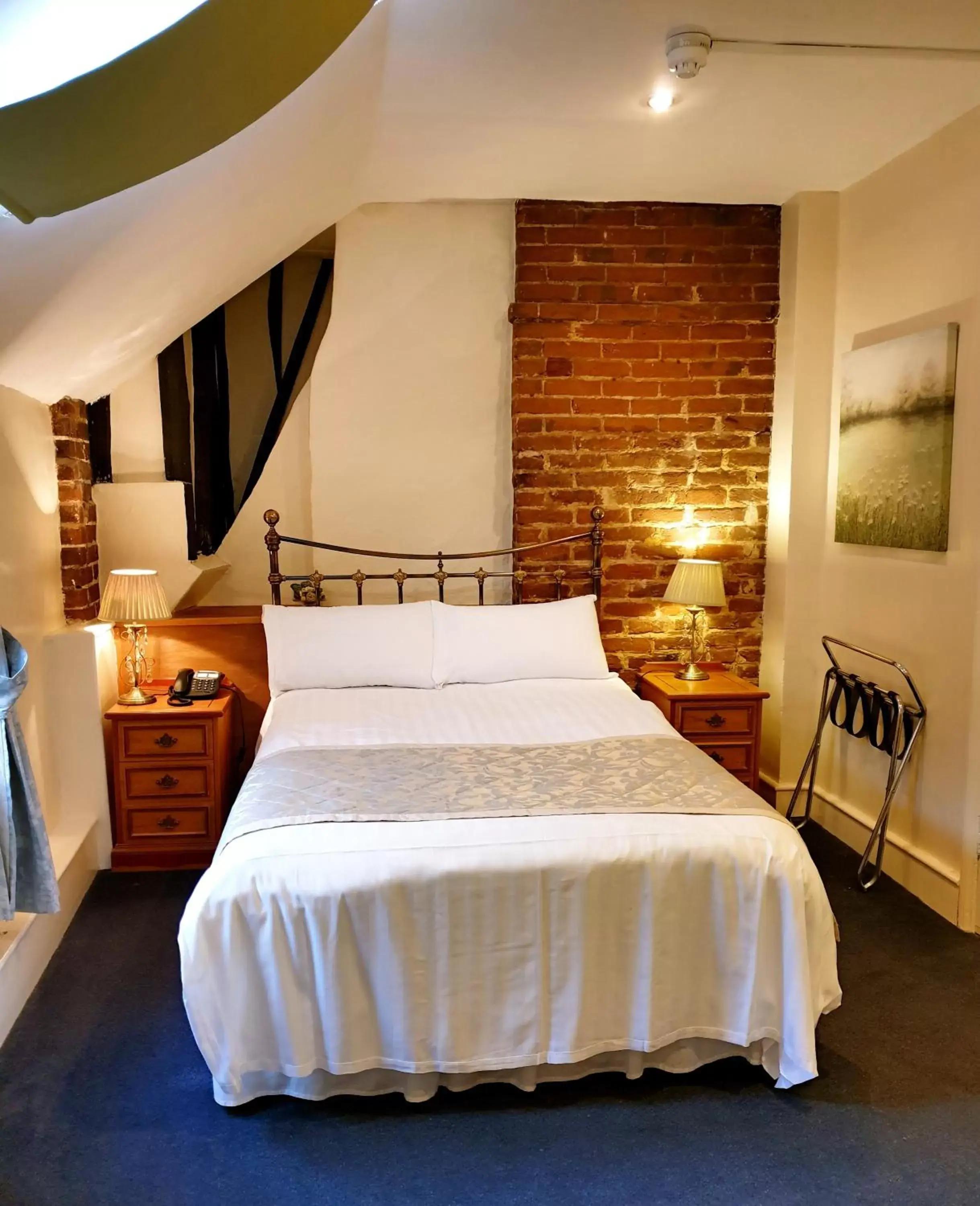 Bedroom, Bed in The Crown House Inn