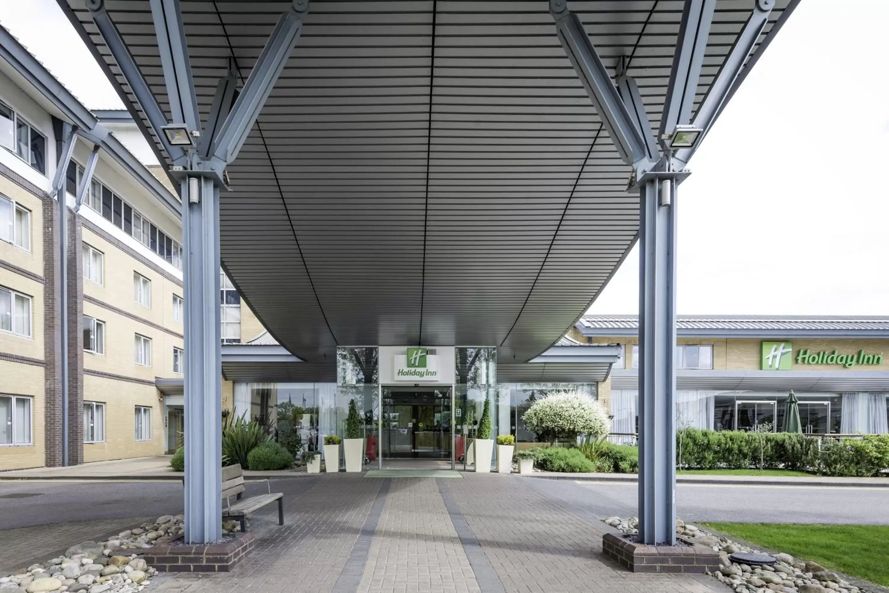 Property building in Holiday Inn Oxford, an IHG Hotel