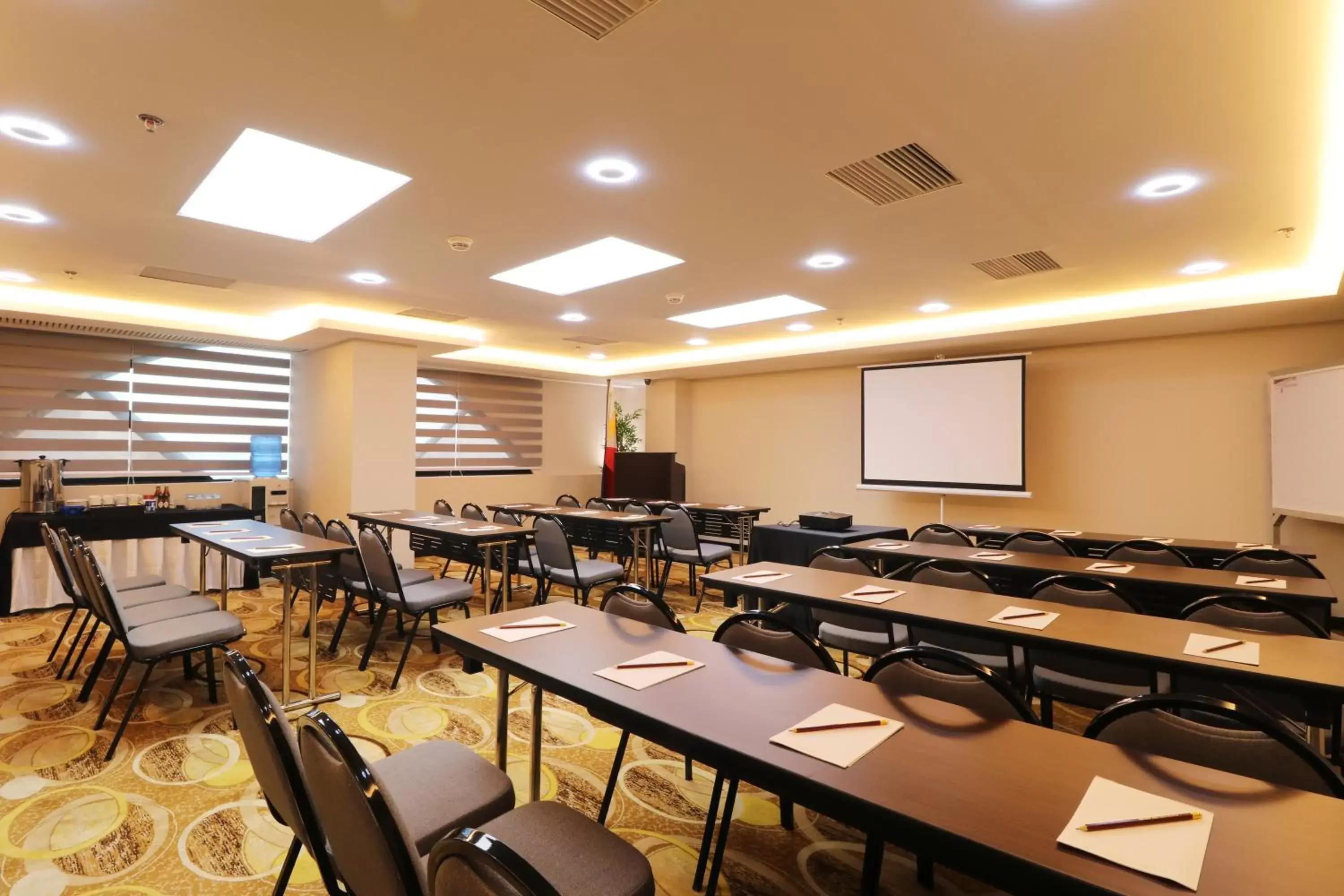 Meeting/conference room in Bayview Park Hotel