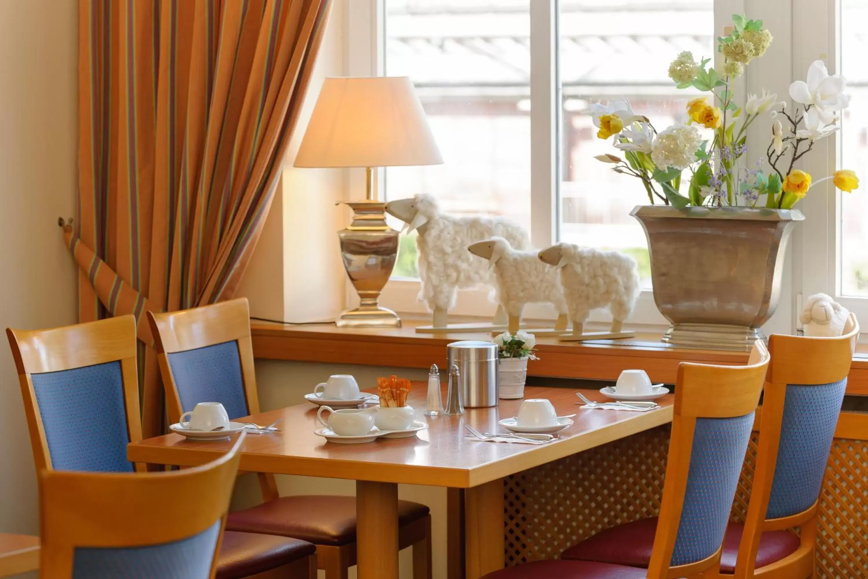 Buffet breakfast, Restaurant/Places to Eat in Mercure Hotel Luebeck City Center